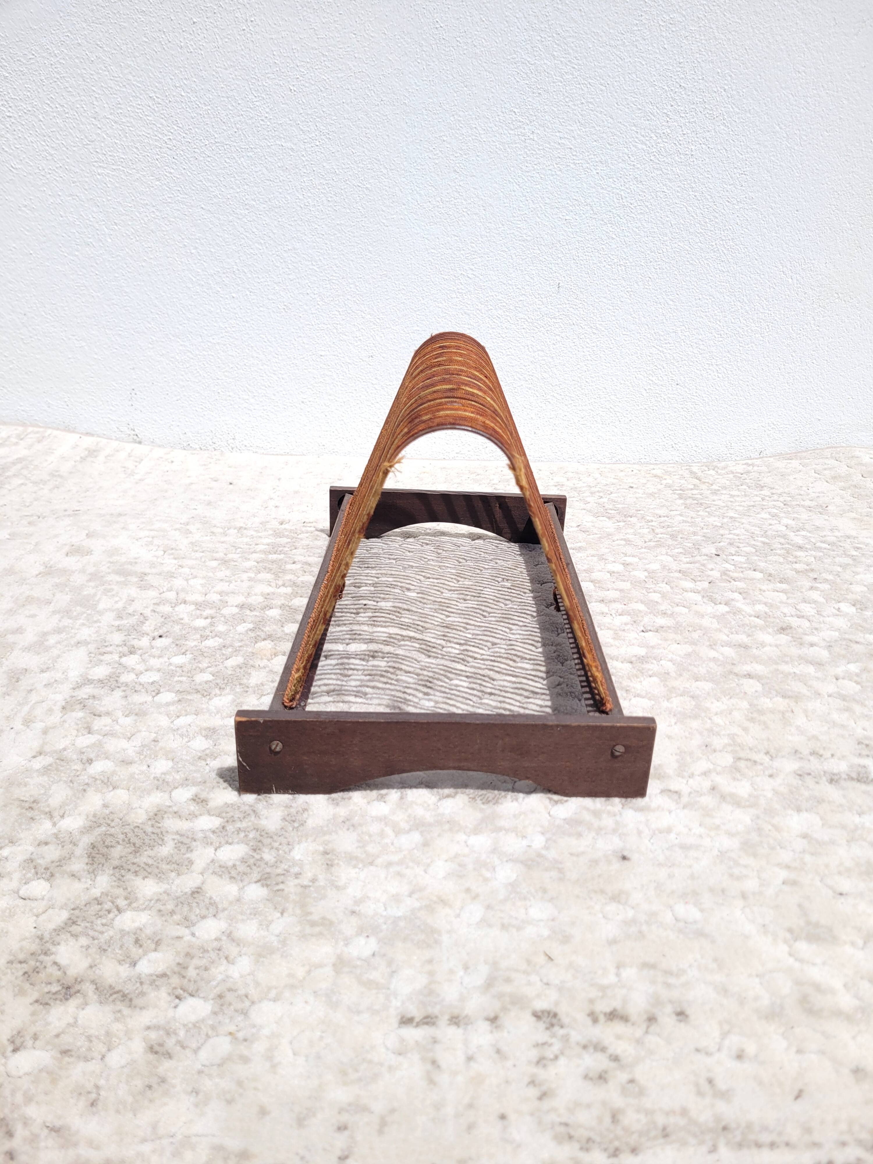 Vinyl holder in wood and fabric