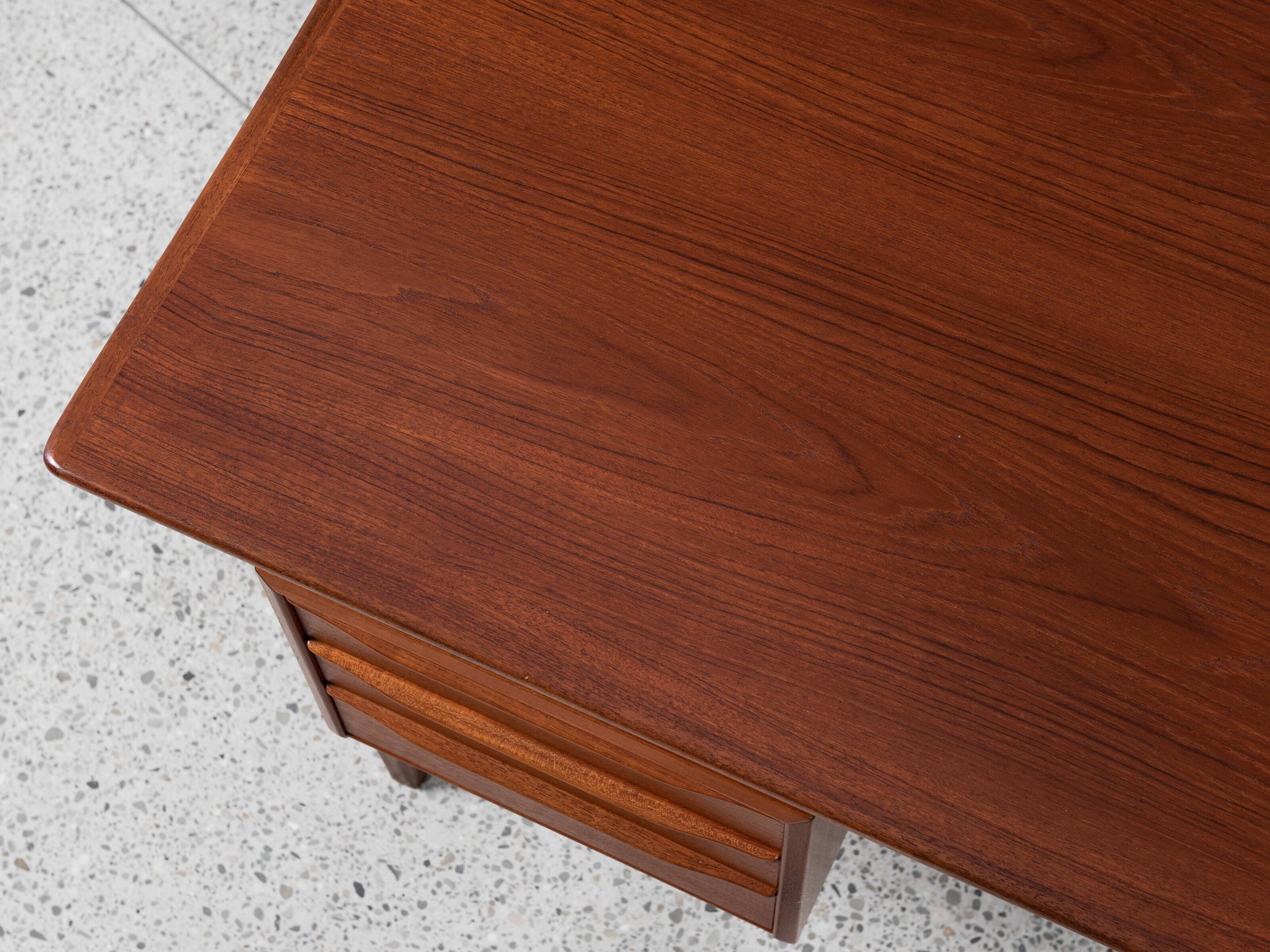 Midcentury Danish desk in teak by Peter Løvig Nielsen - 1968
