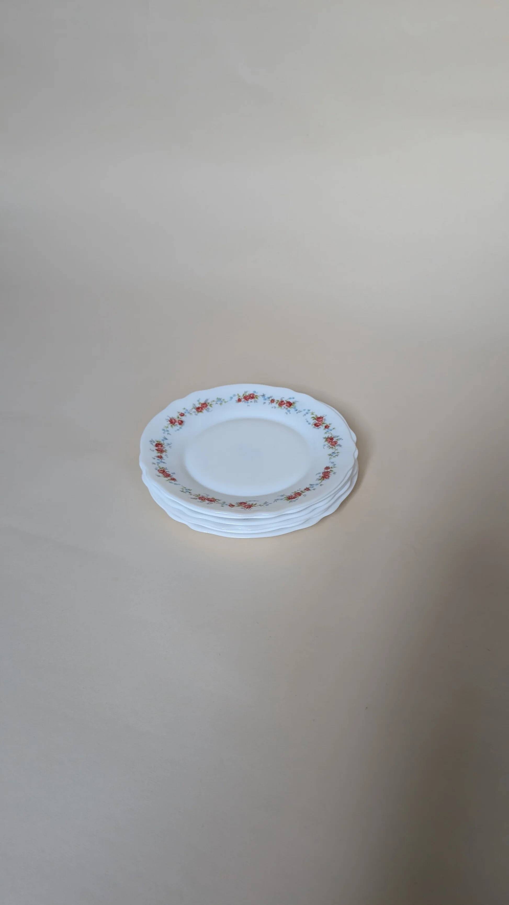 6 assiettes à dessert
