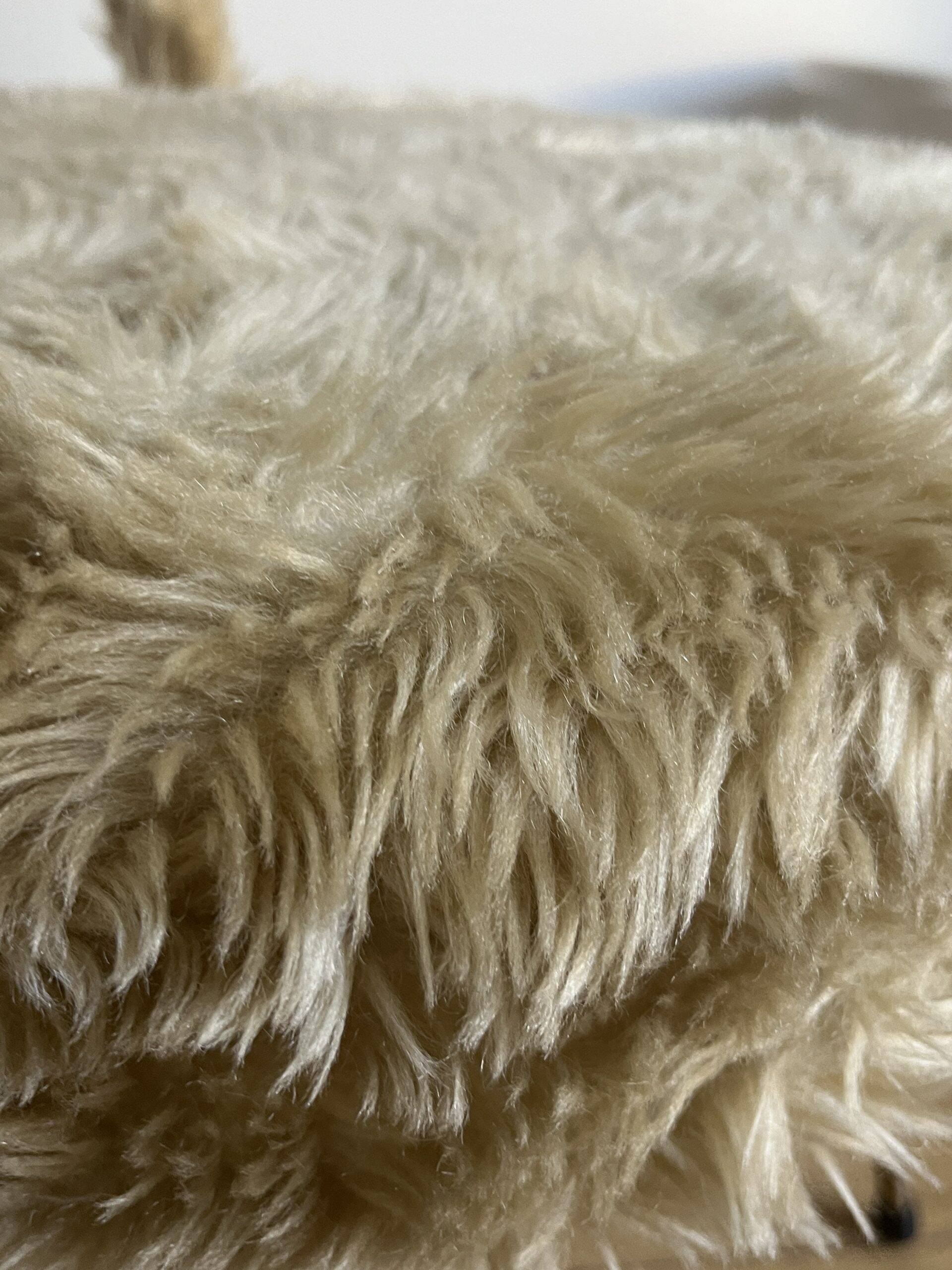 Pelfran chairperson in cream moumoute