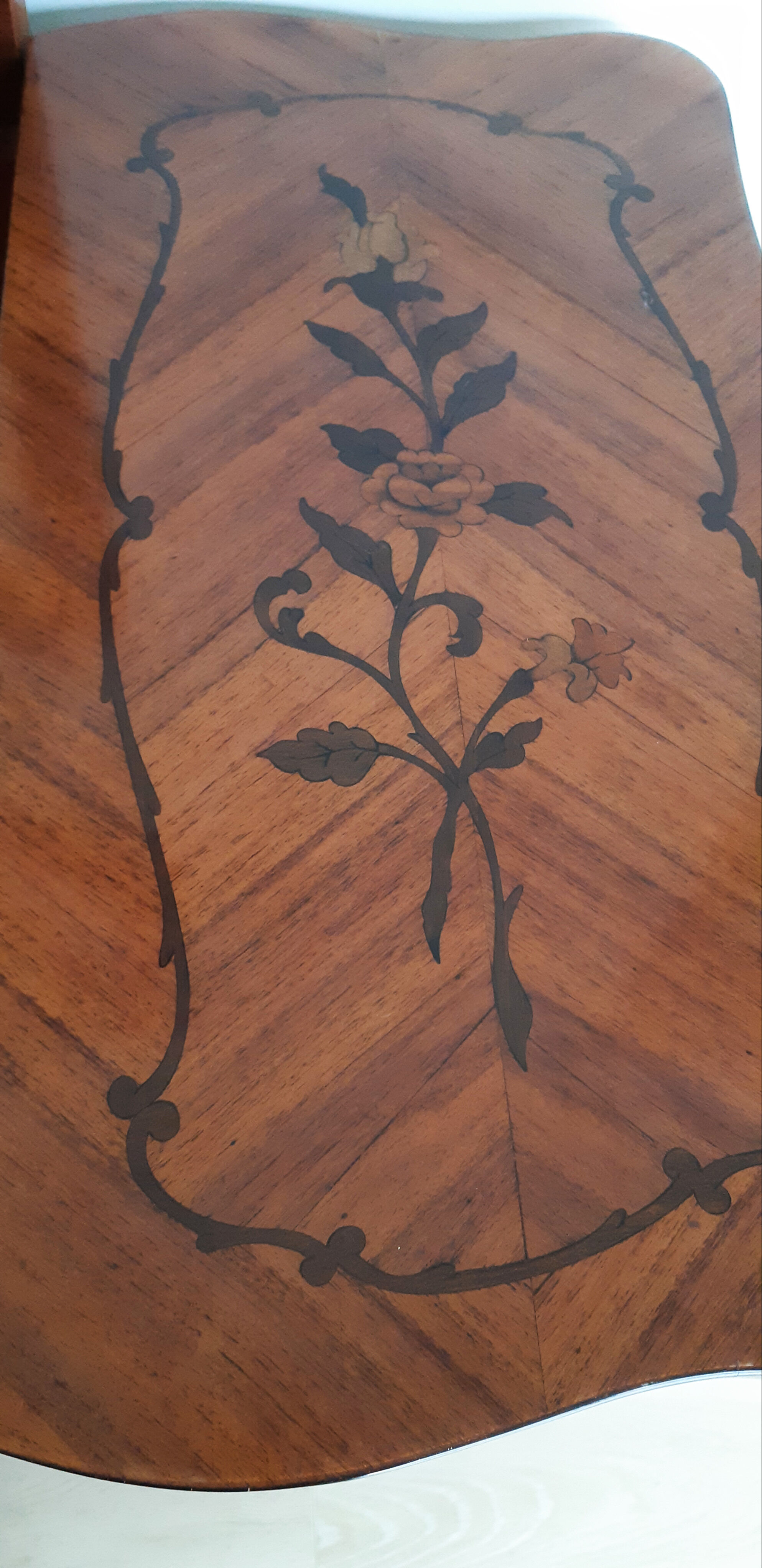 Dressing table in rosewood marquetry