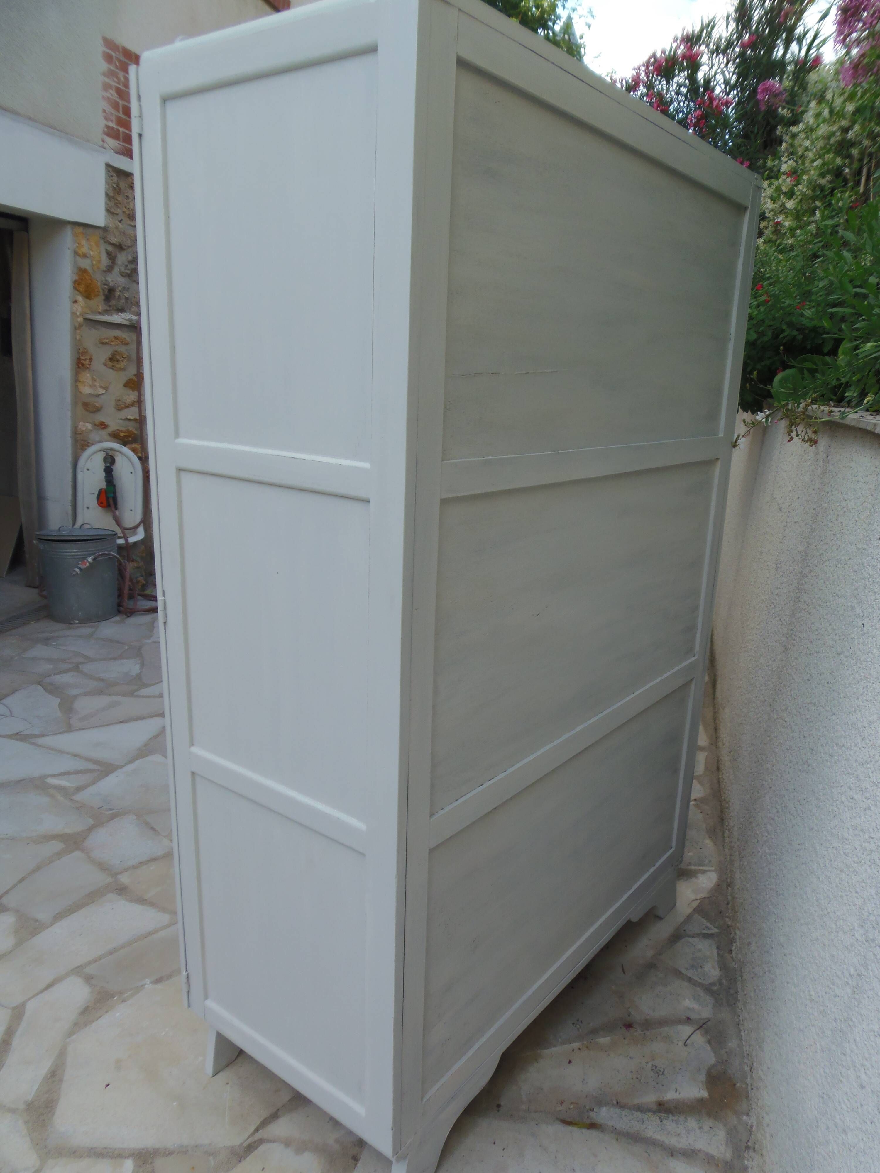 1950s wardrobe, 2 doors, one bar, 3 shelves, re-enchanted in pearl gray with waxed finish.