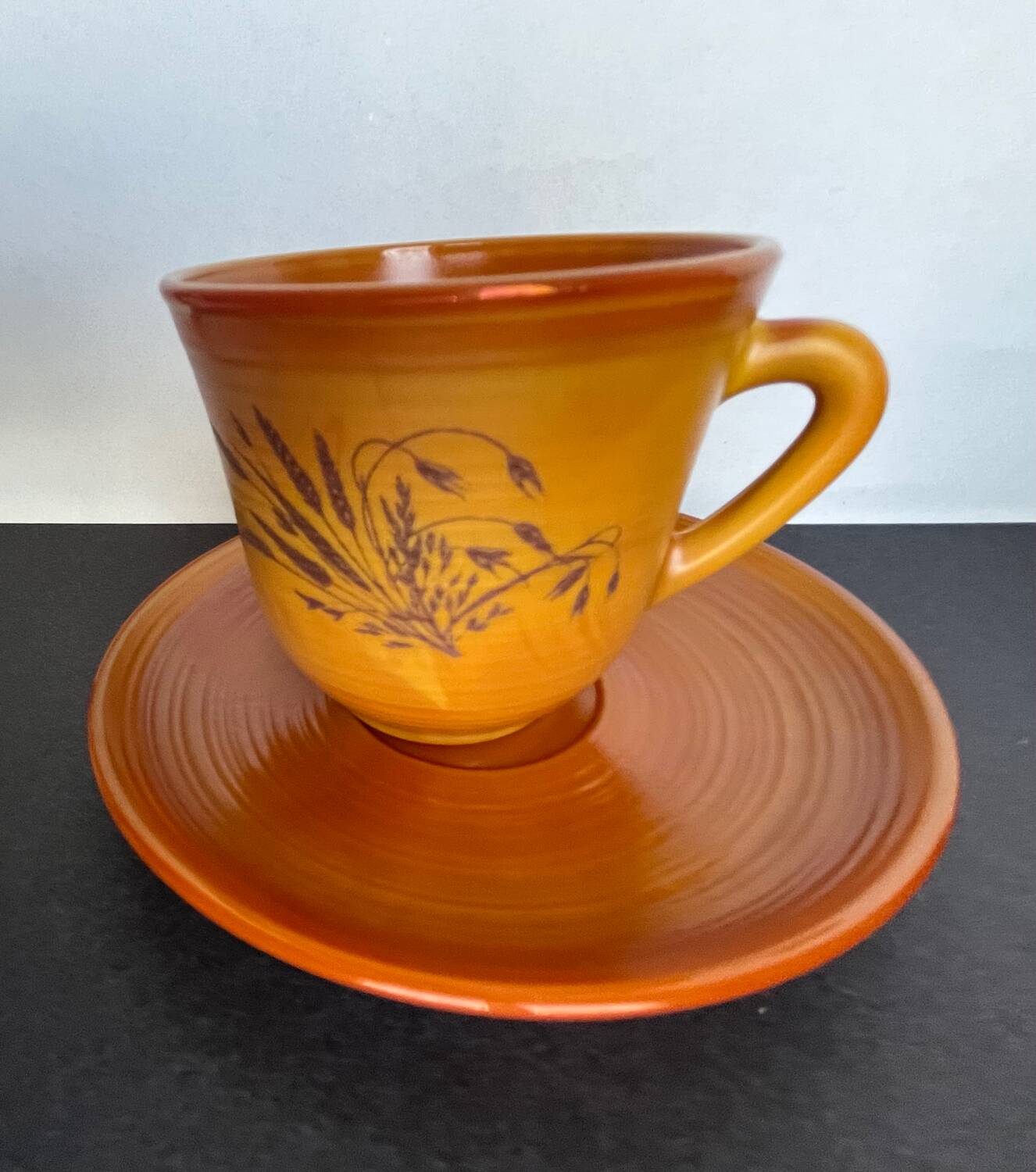 6 coffee cups + saucers