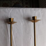 Pair of bronze candlesticks resting on 3 feet modern design