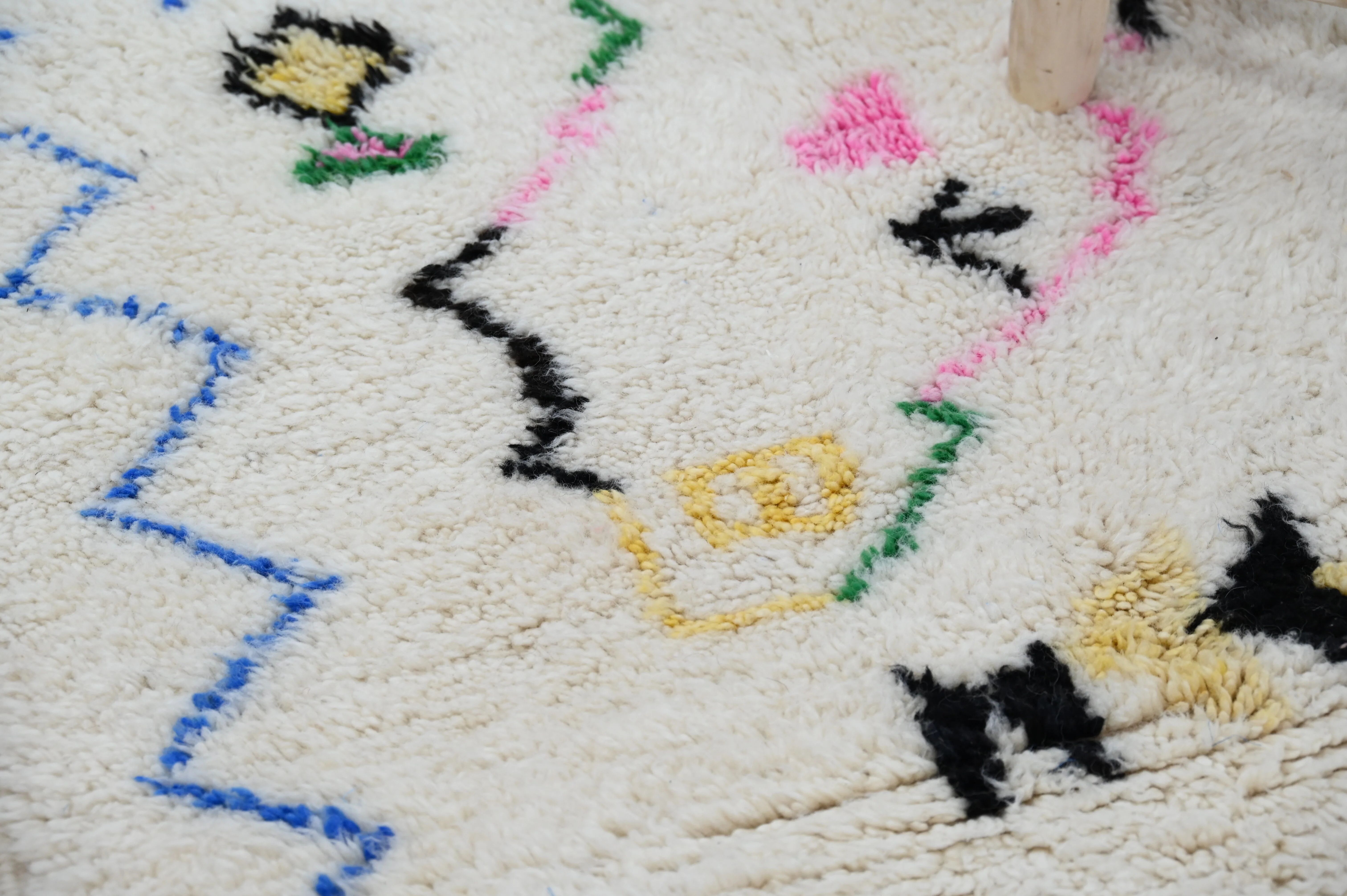 Handwoven coloured wool rug, 145 x 105 cm - P426