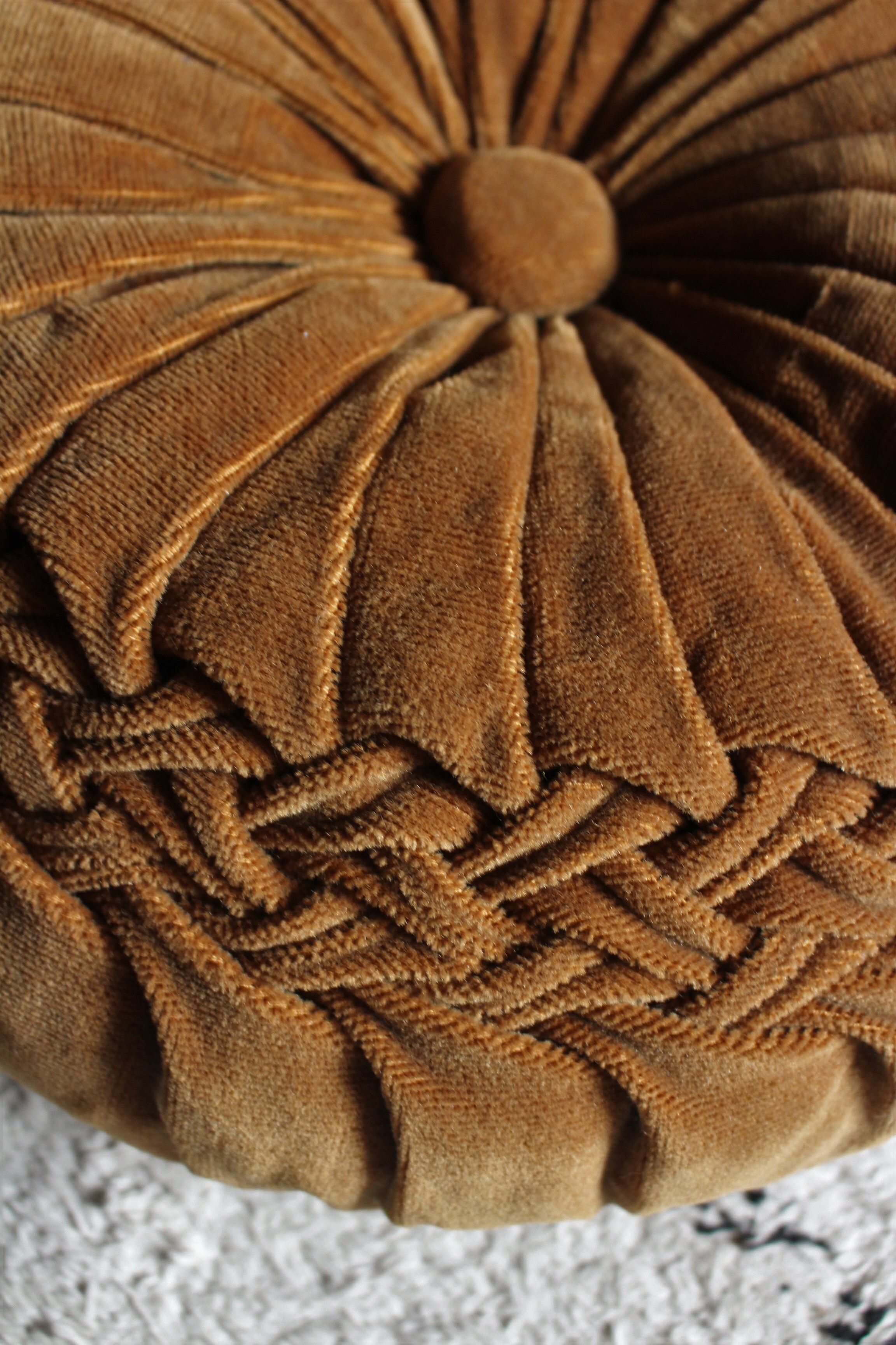 Velvet cushion rosette bronze camel braided