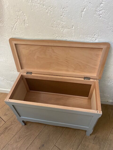 Toy chest