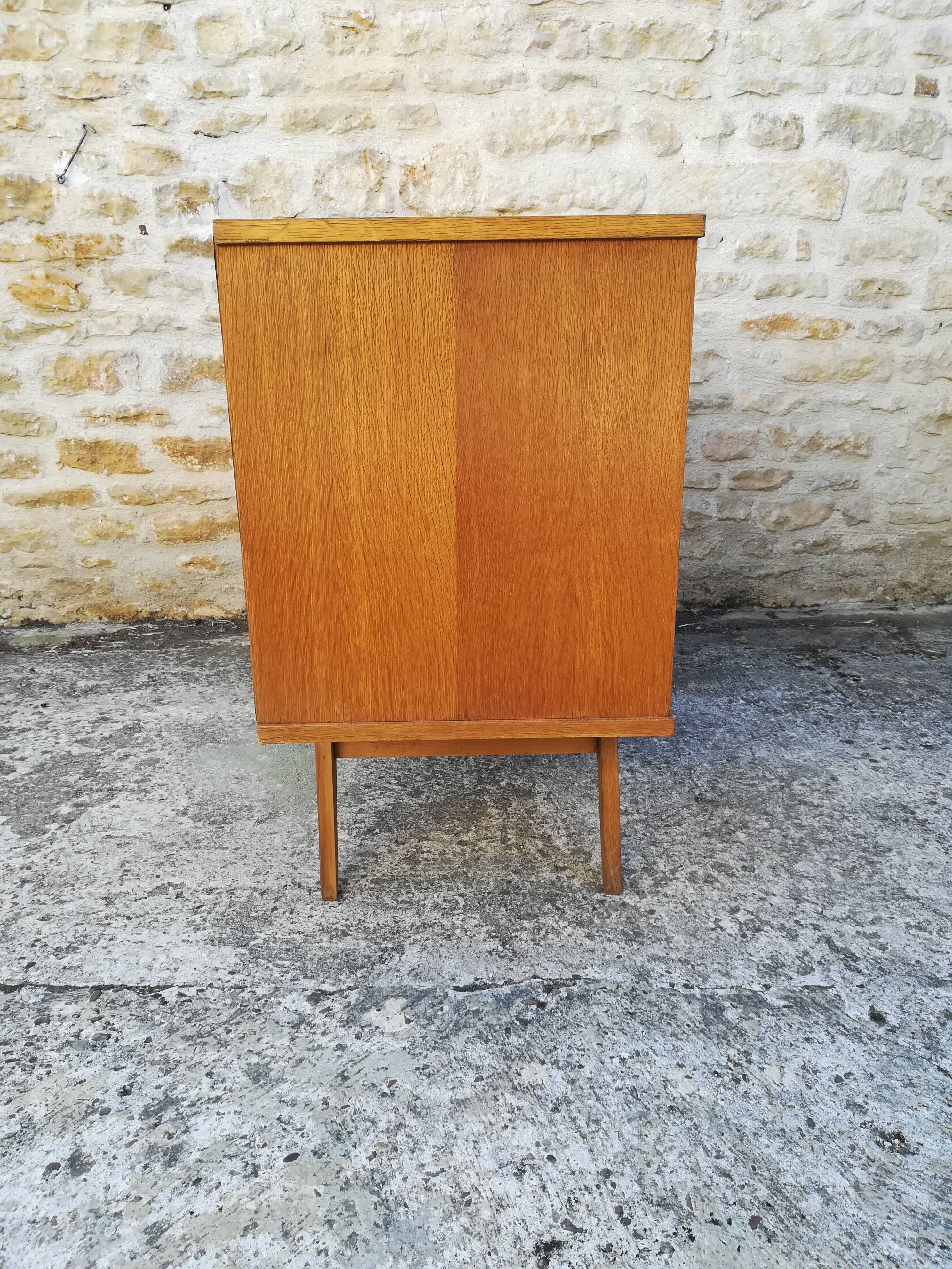 Six-drawer chest of drawers