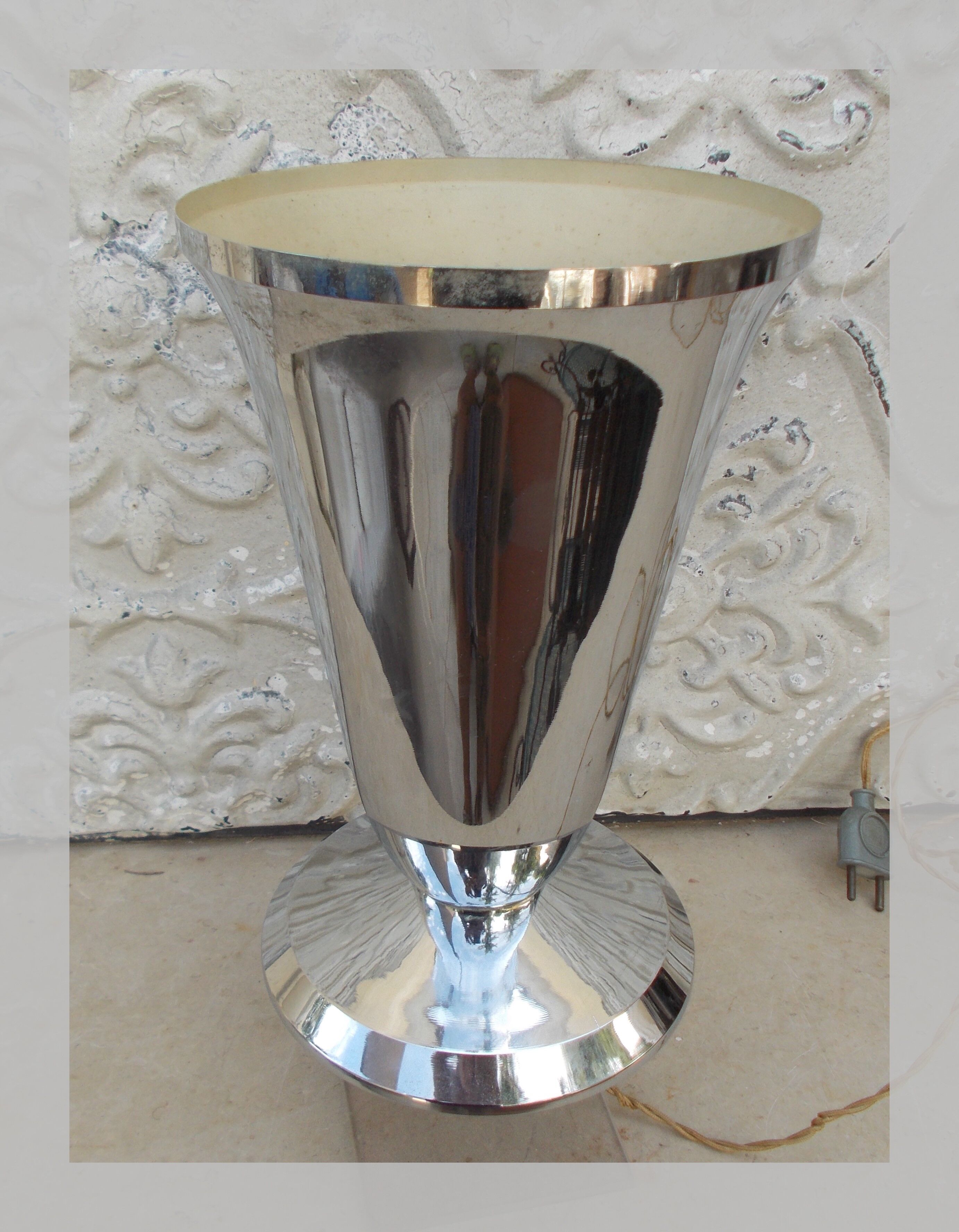 Lamp metal chrome period Art Deco tulip cornet