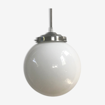 Suspension globe en opaline des années 50