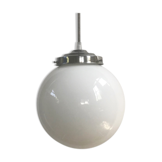 Suspension globe en opaline des années 50