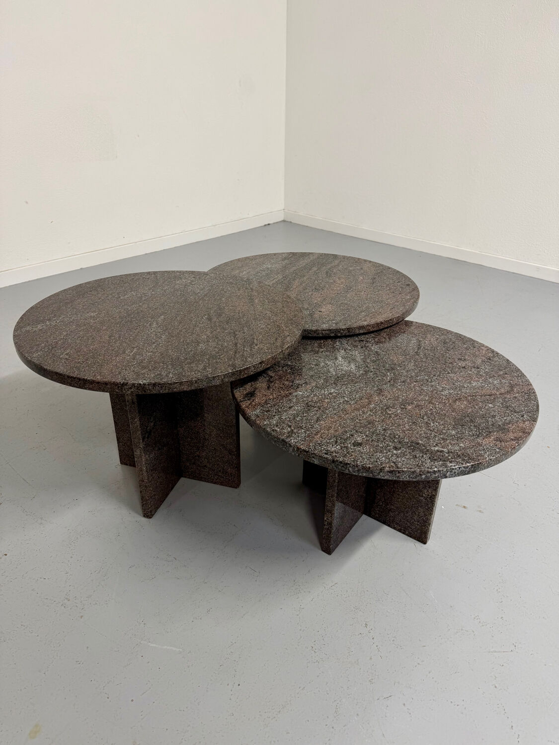 Vintage 1970s design round granite nesting coffee table with 3 elements.
