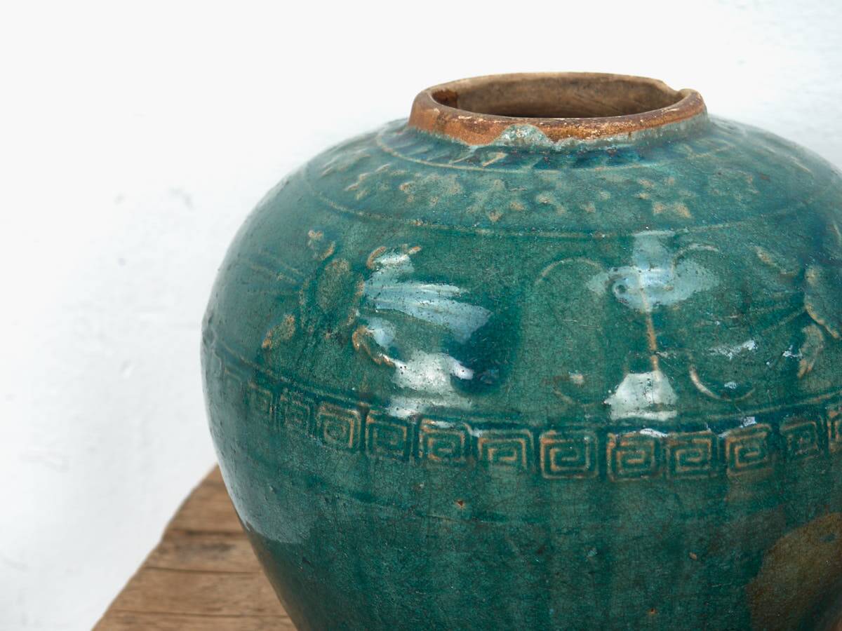 Antique emerald green ceramic vase (c.1820)