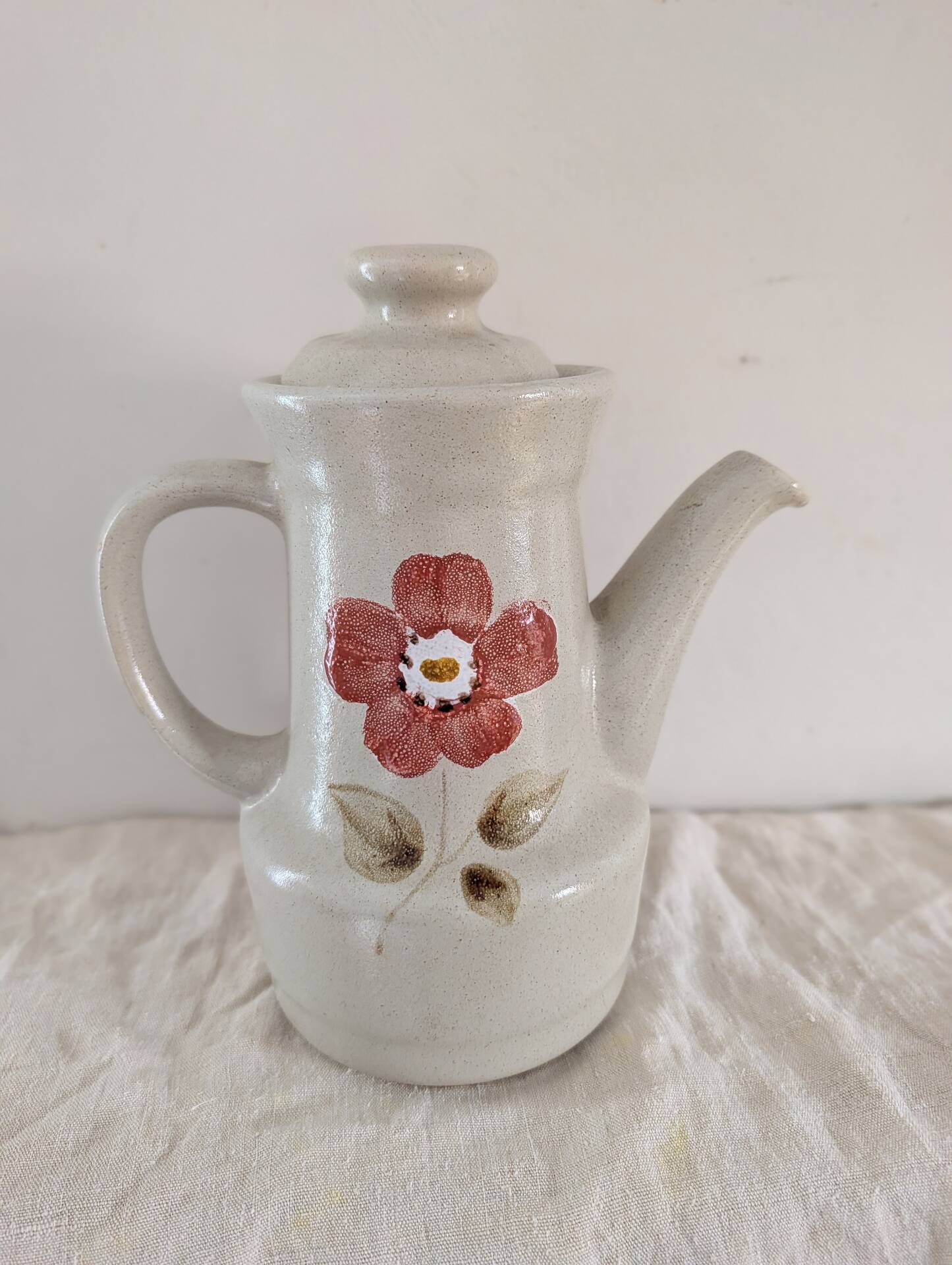 Saint-Amand Camélia coffee pot, 1970s – hand-painted