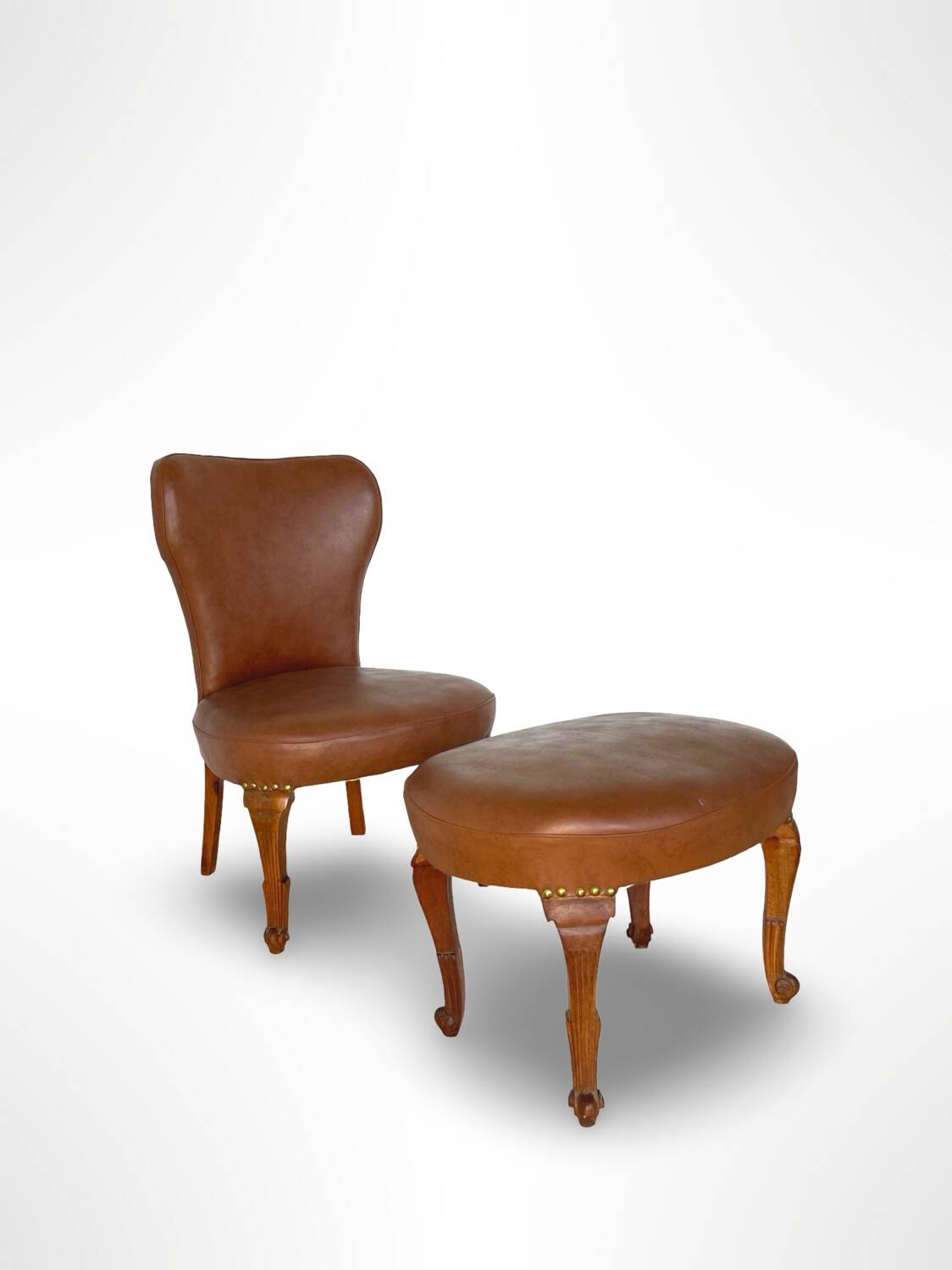 Ensemble de chaises d'appoint et tabouret pour pied, années 1950.