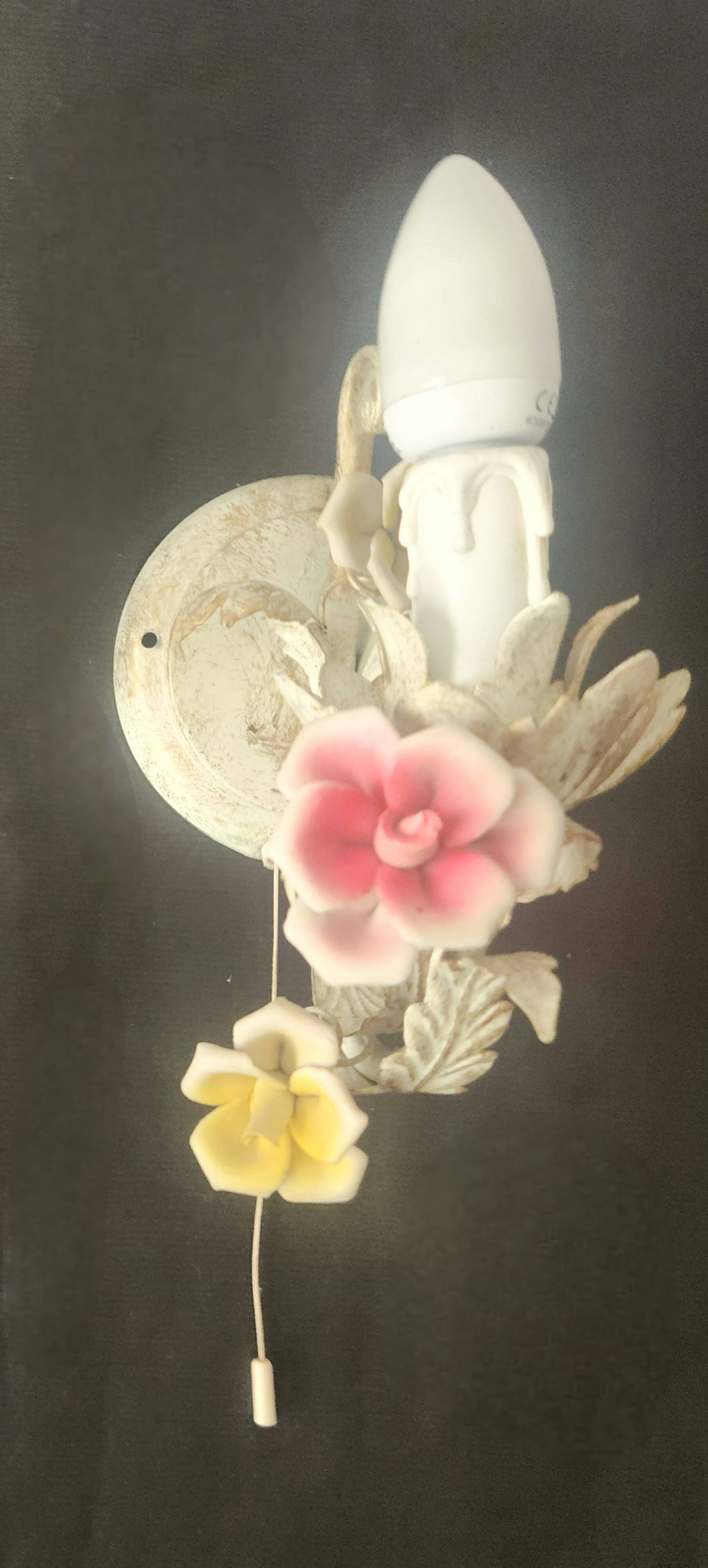 Set von 2 Shabby Chic Wandlampen Tole Schmiedeeisen Porzellan Rosen Blumen