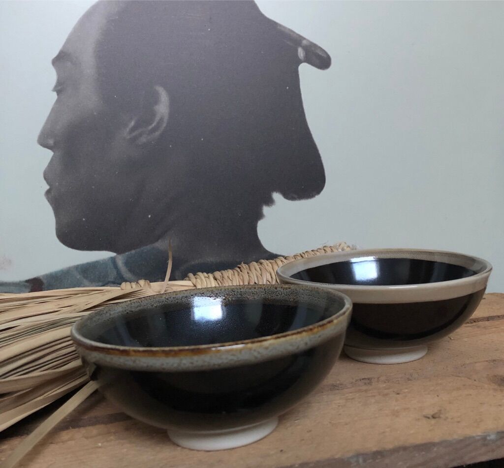 Lot of black ceramic-style bowls