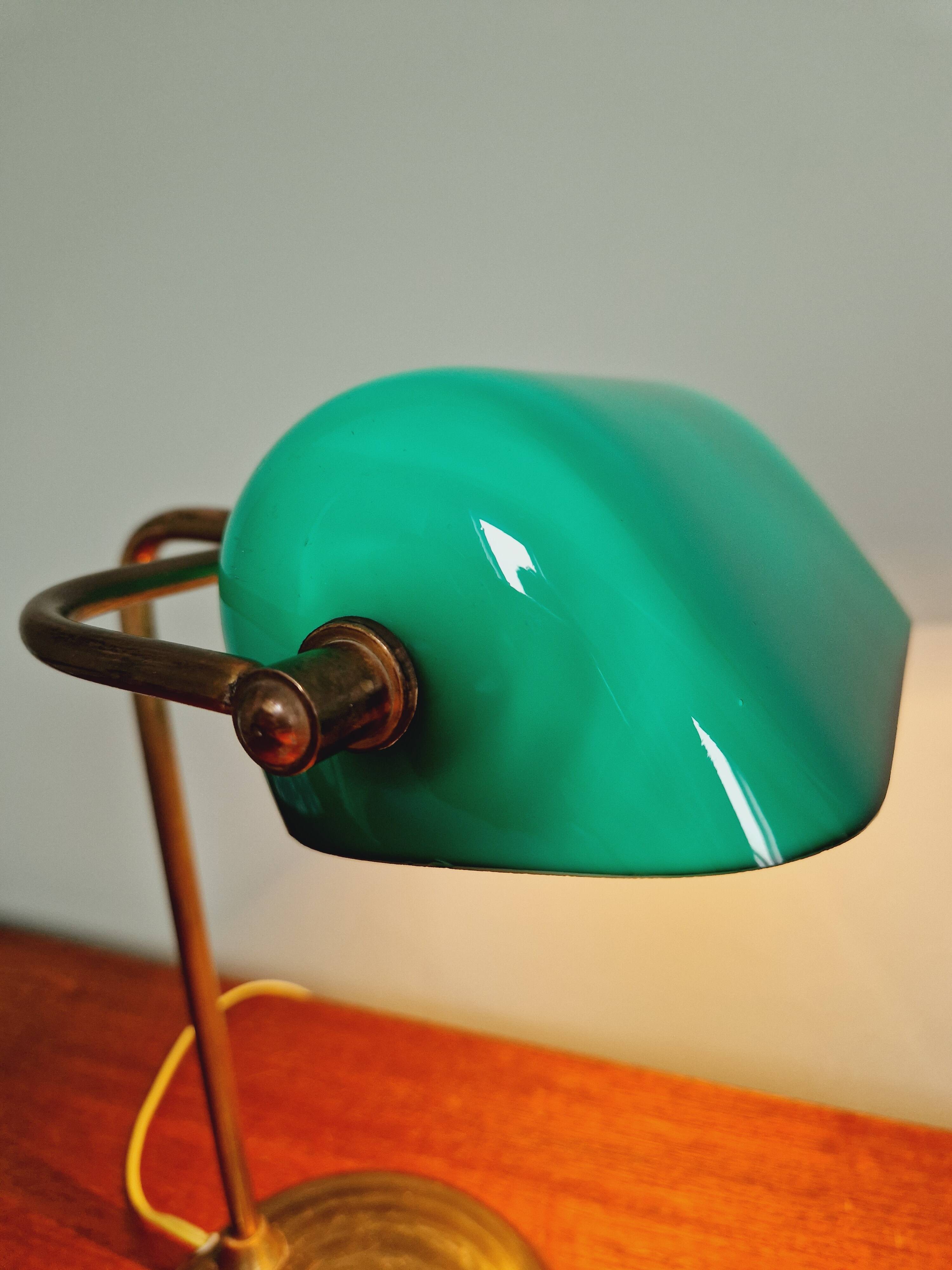 Banker's lamp in brass and green opaline, 1930s