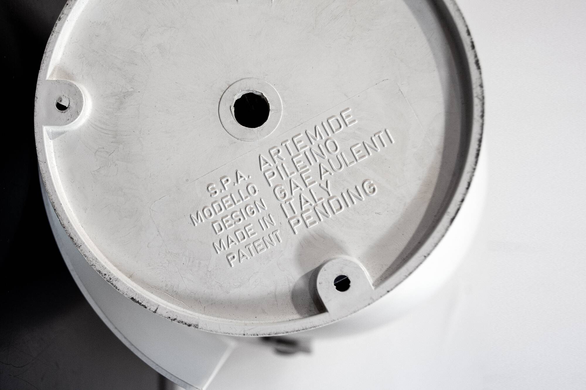 Lampada da tavolo Pileino di Gae Aulenti per Artemide, anno 1972