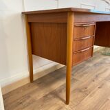 Scandinavian desk