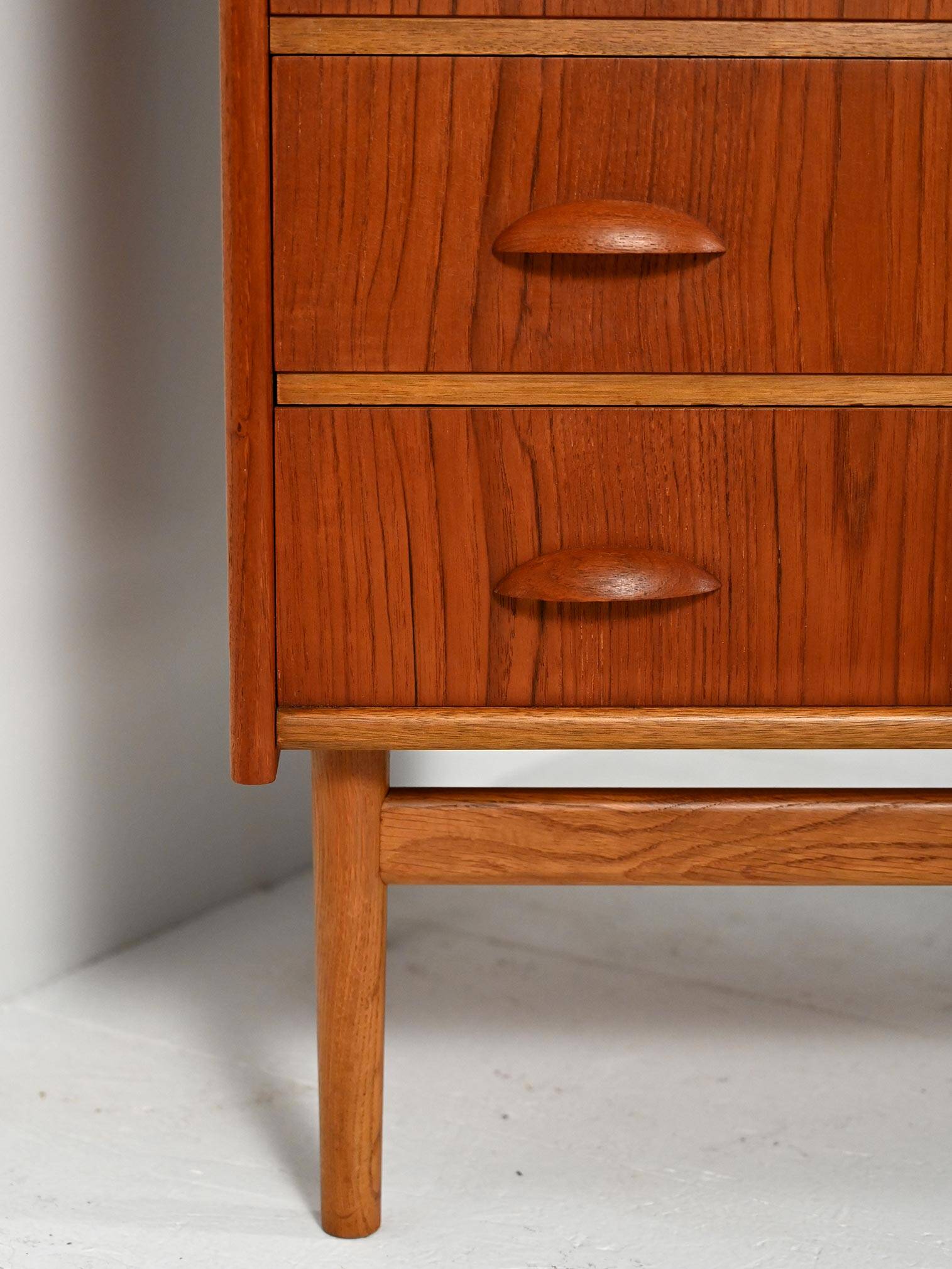 Scandinavian teak vanity chest, 1950s/60s
