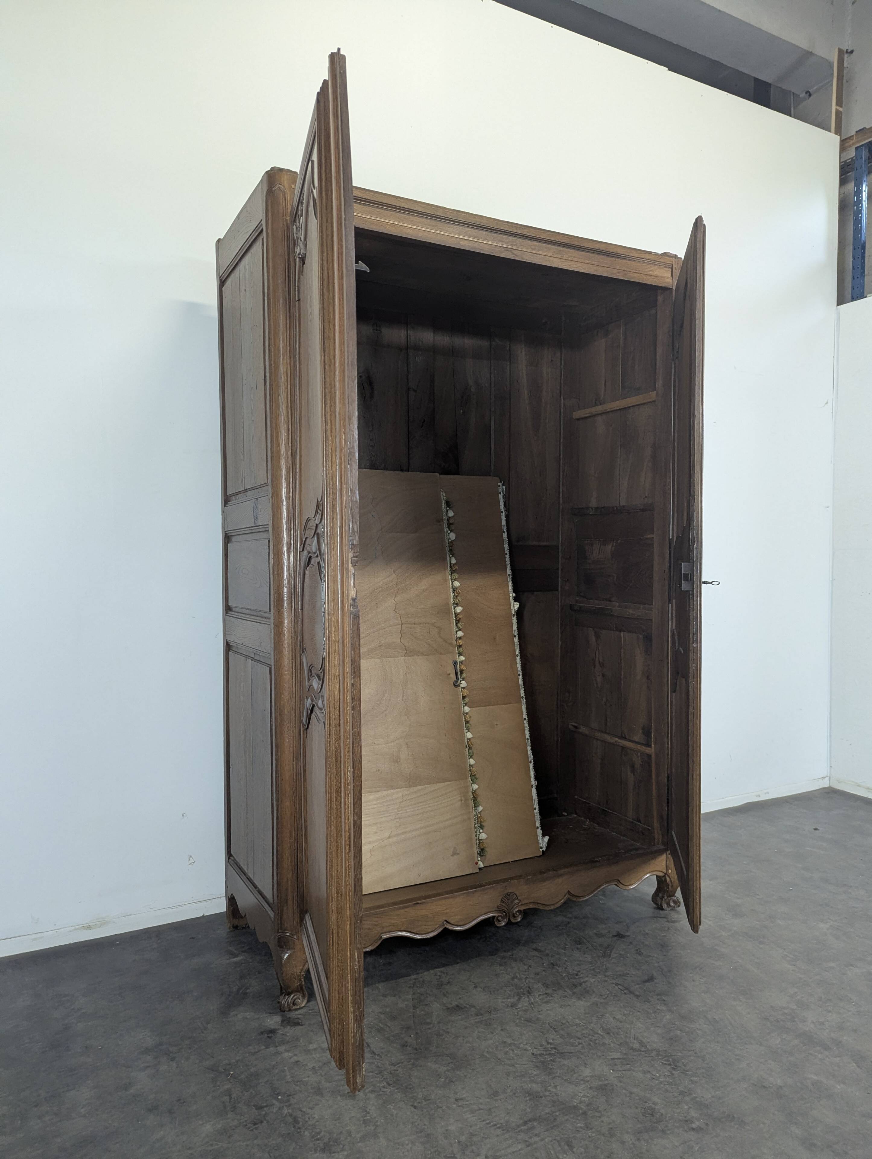Solid oak wardrobe in Louis XV style