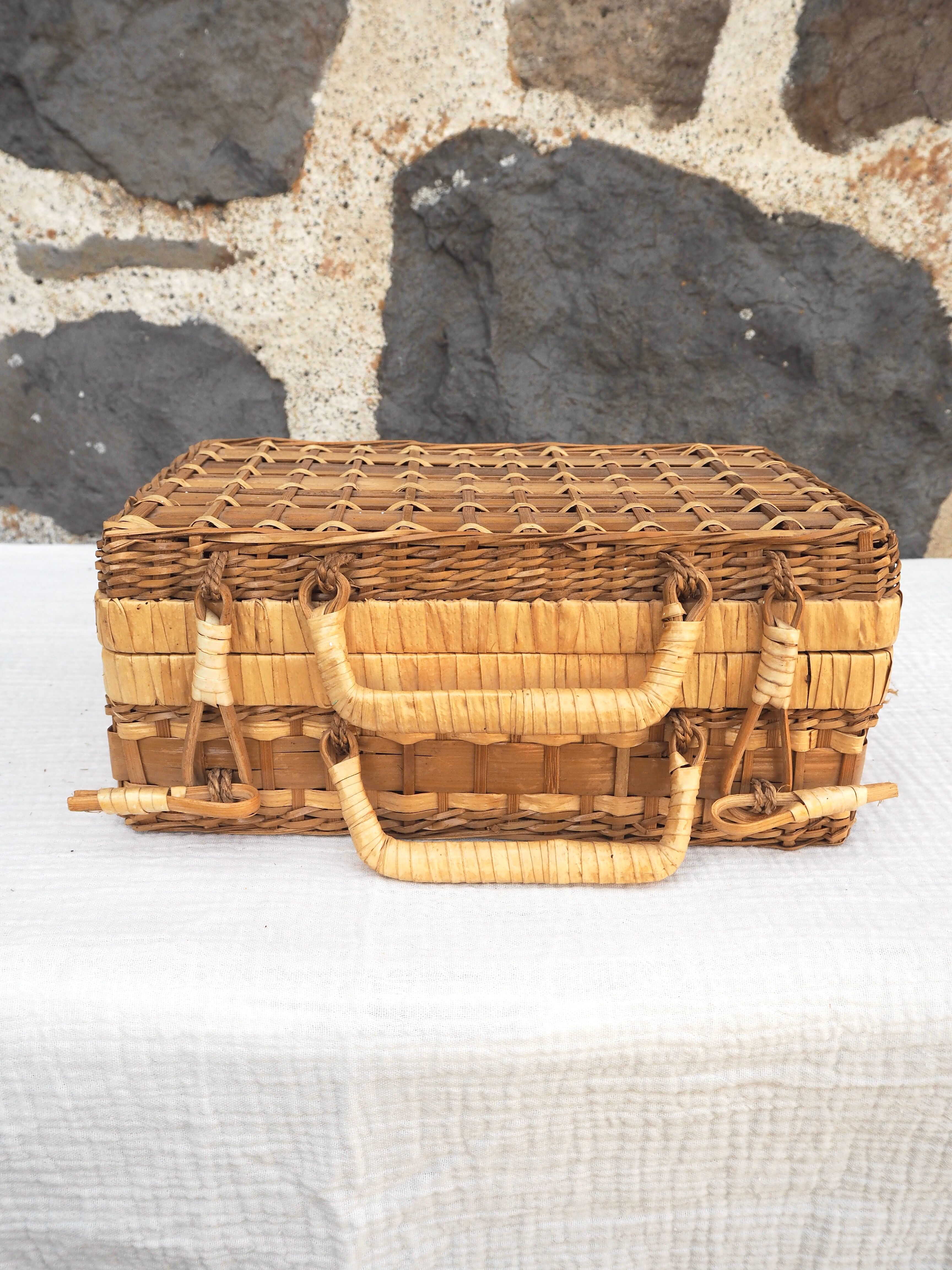 Small rattan case