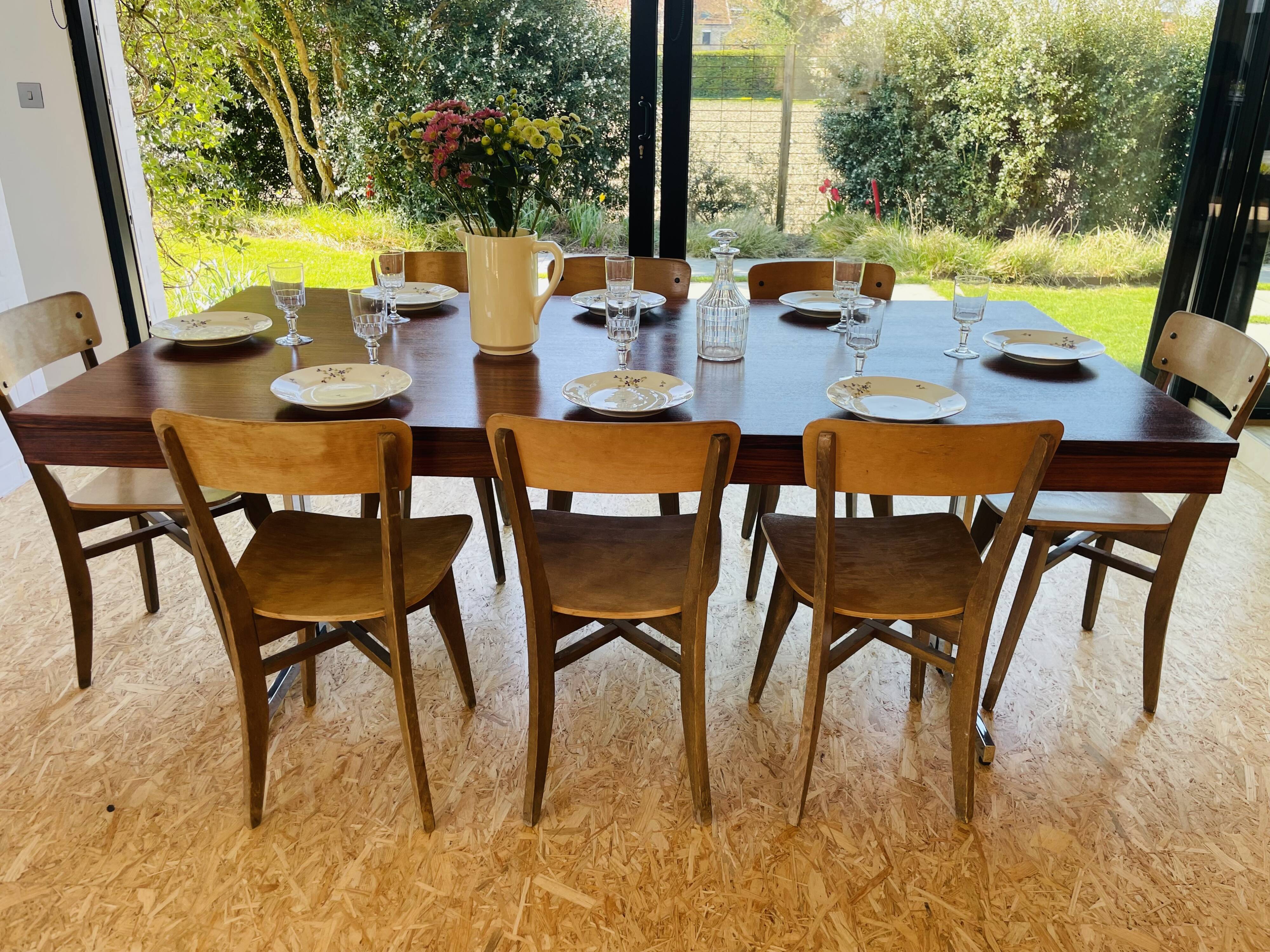 Desk that can serve as a dining table.