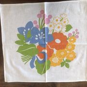 Nappe fleurie et ses 8 serviettes vintage