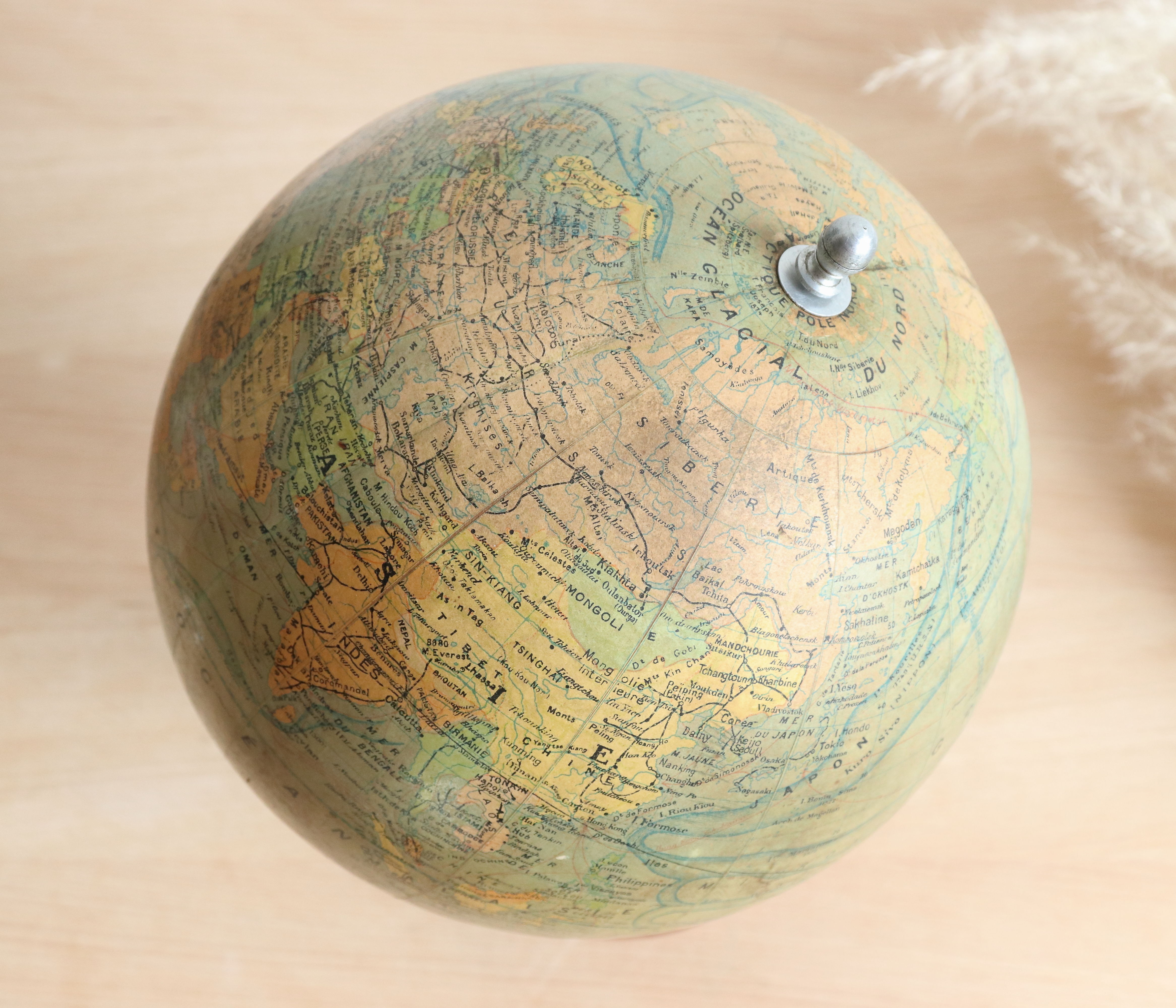 Globe world map J. Forest for Girard Barrère and Thomas on wooden base, 50s