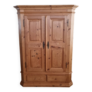 Armoire en pin 