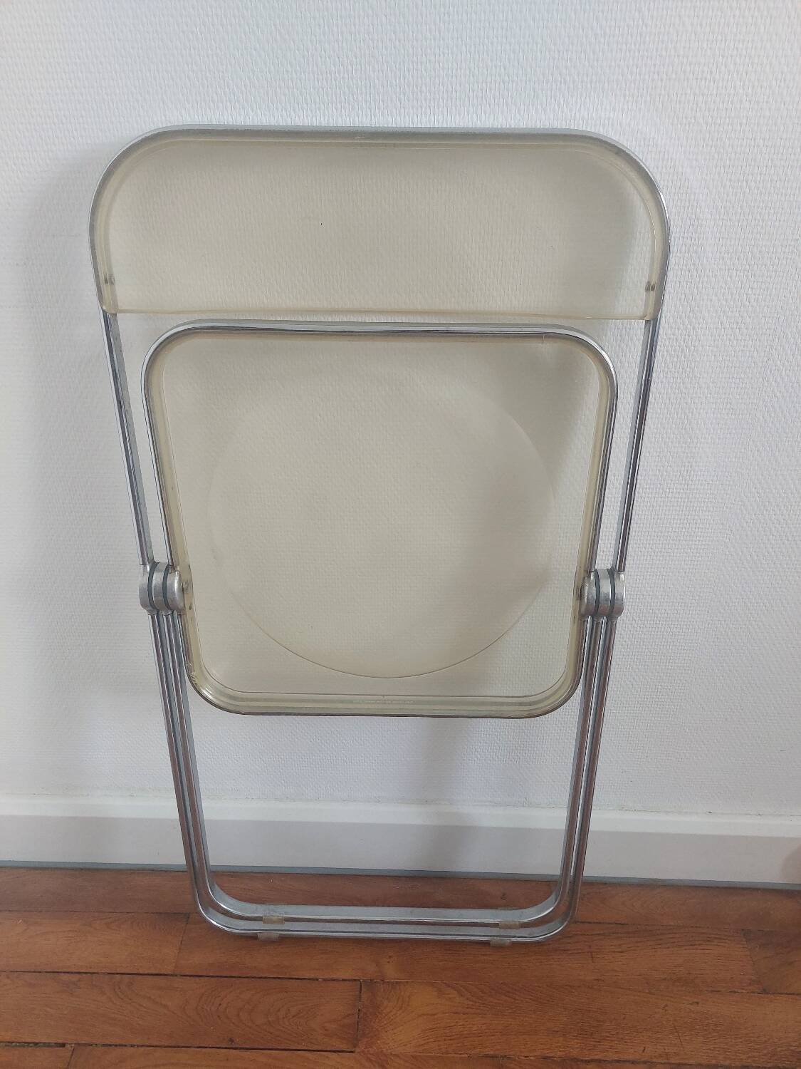 Plia castelli folding chair