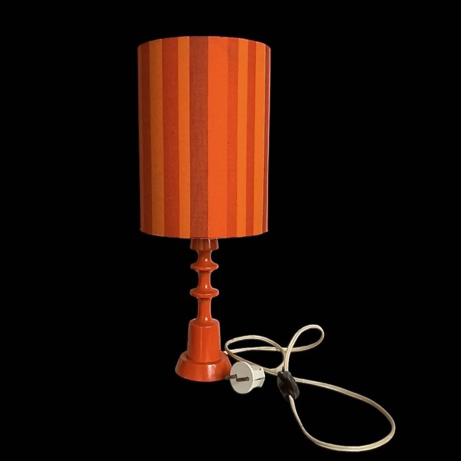 Vintage side lamp in orange painted wood and ribbed fabric shade