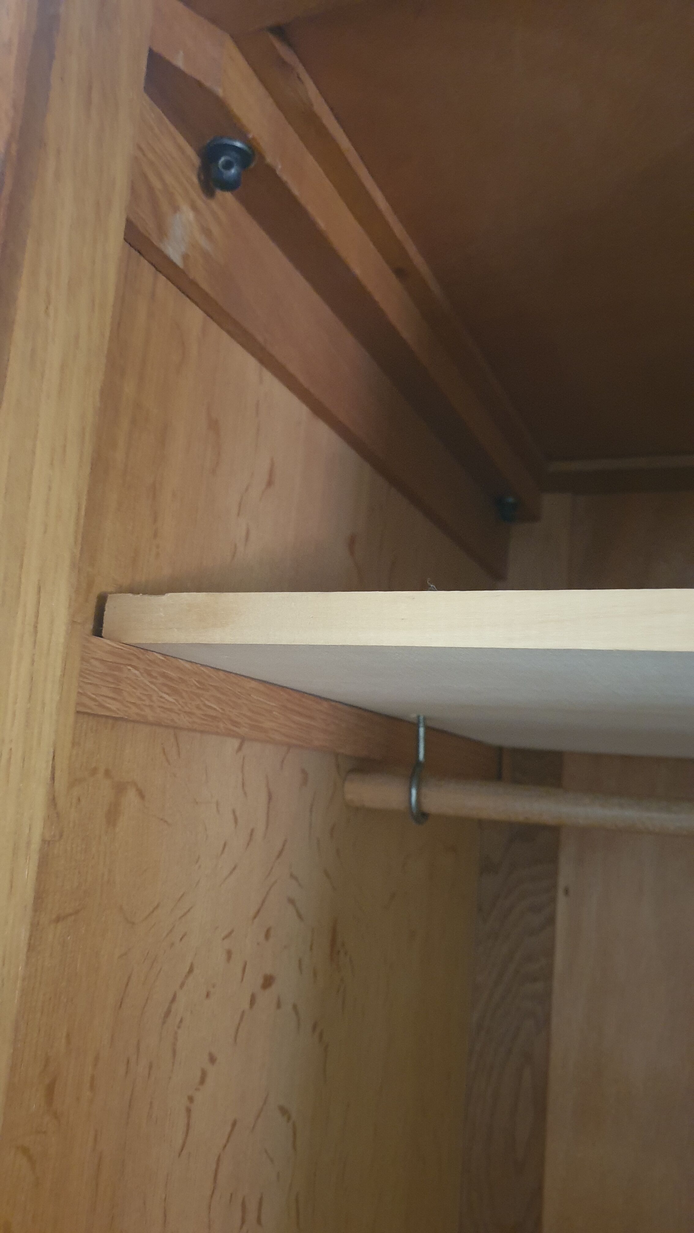 Parisian wardrobe with sliding doors