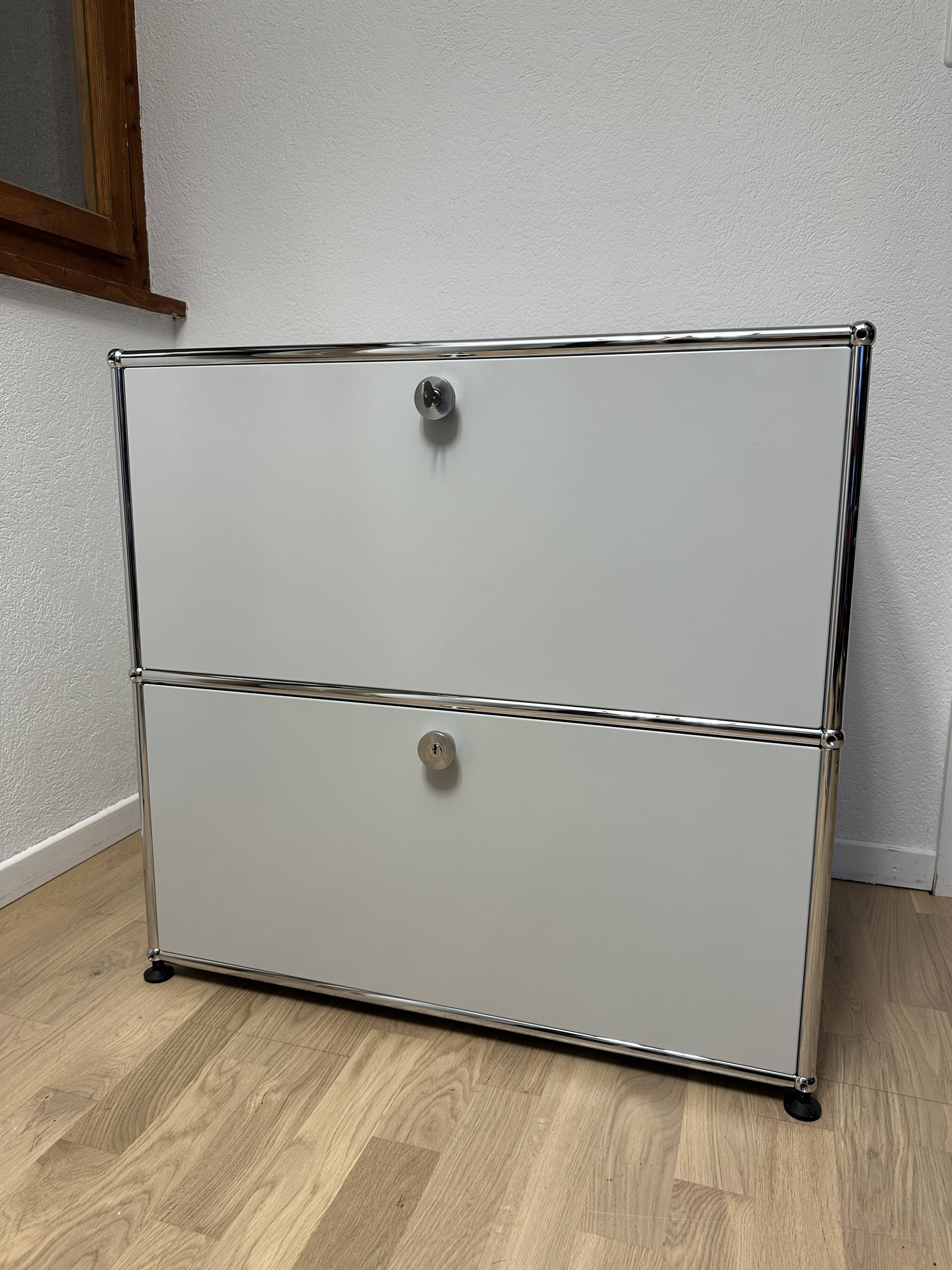 USM Haller Commode in Light Grey