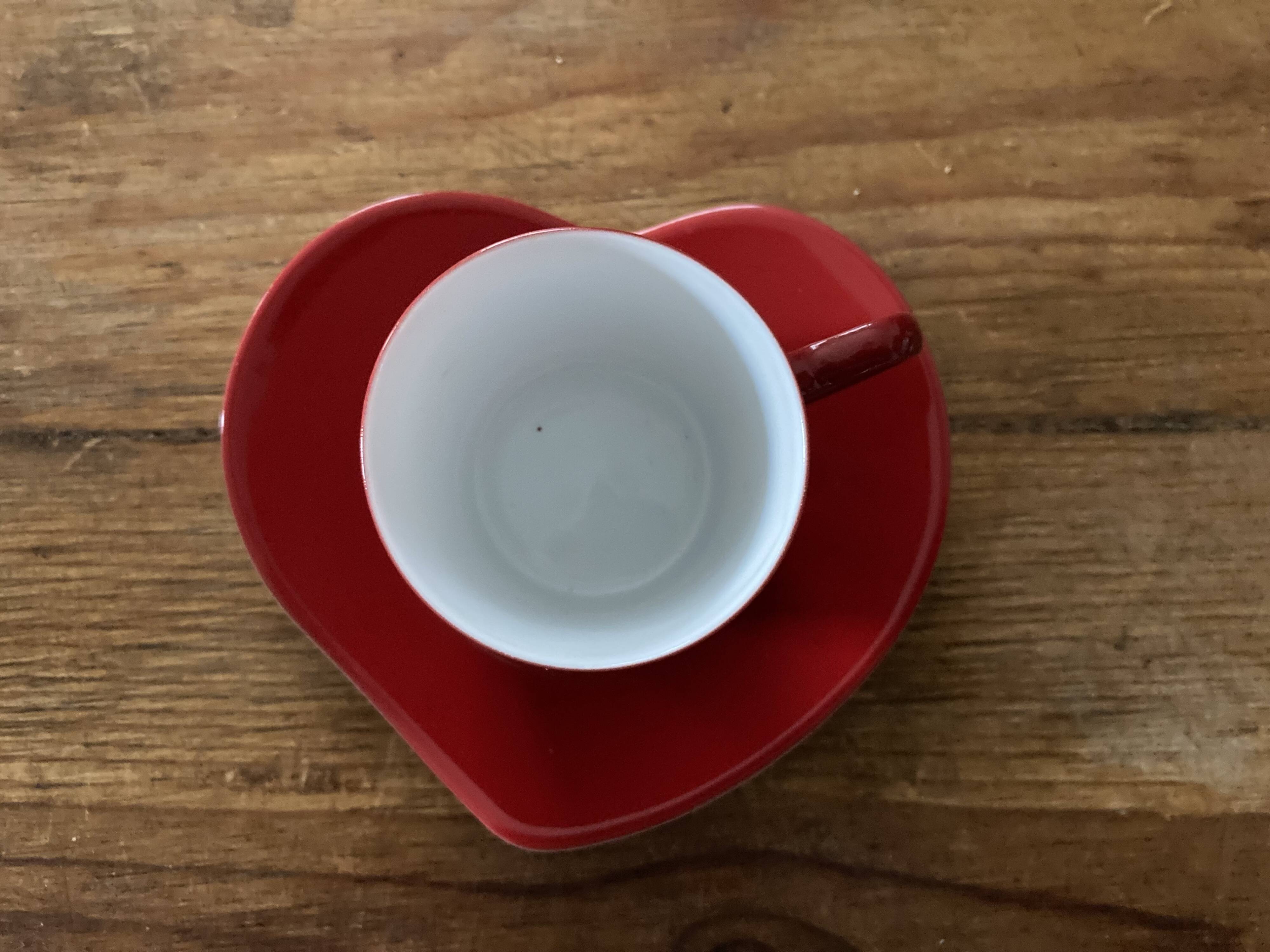Coffee cups/saucers