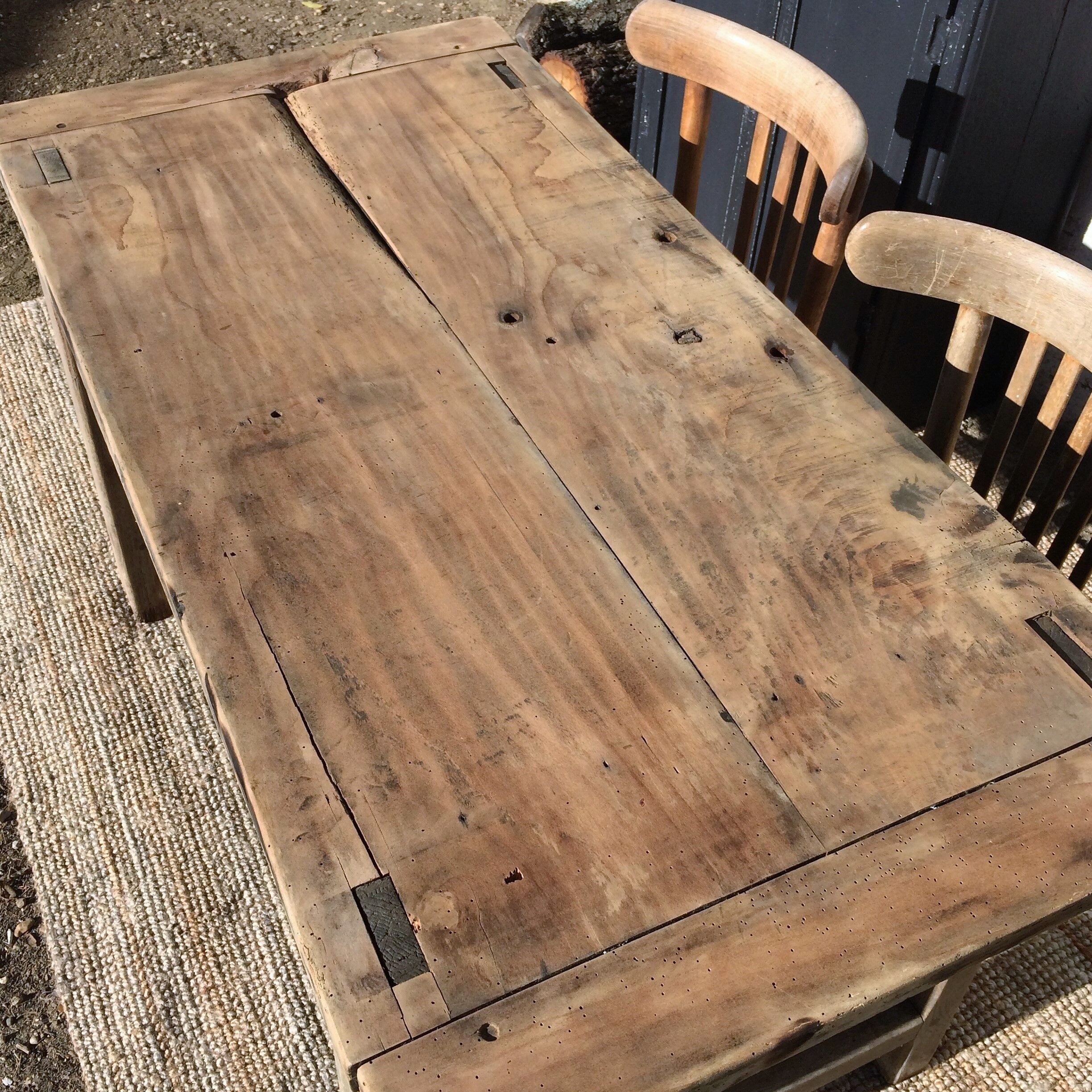 Table de ferme rustique