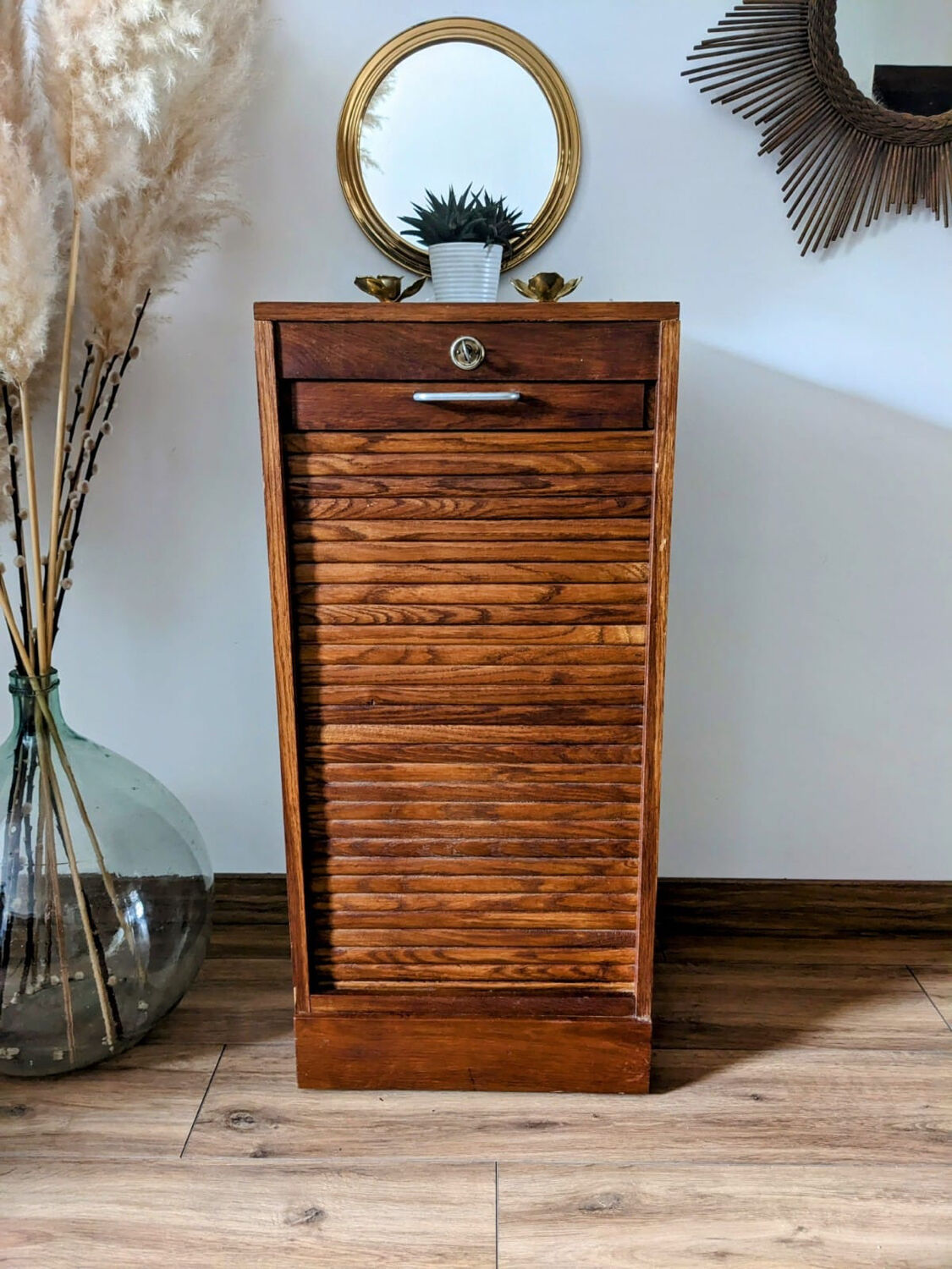 Curtain binder cabinet