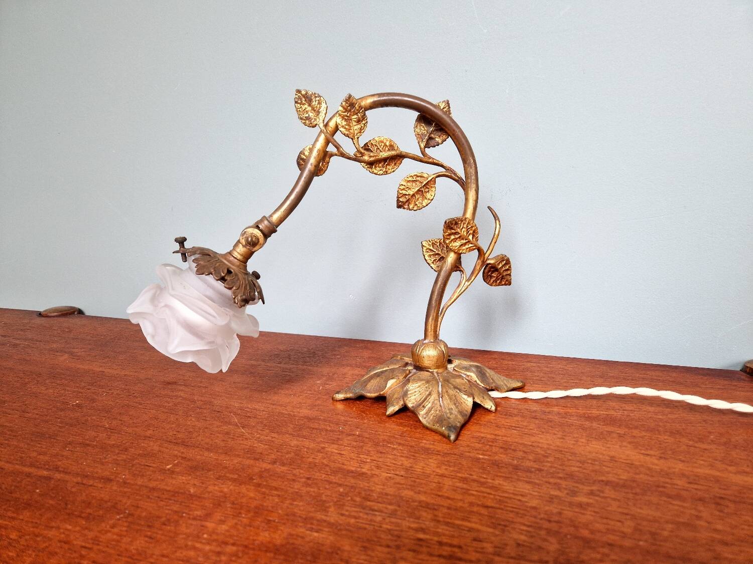 Gilt bronze table lamp, floral decoration, 1910s-20s