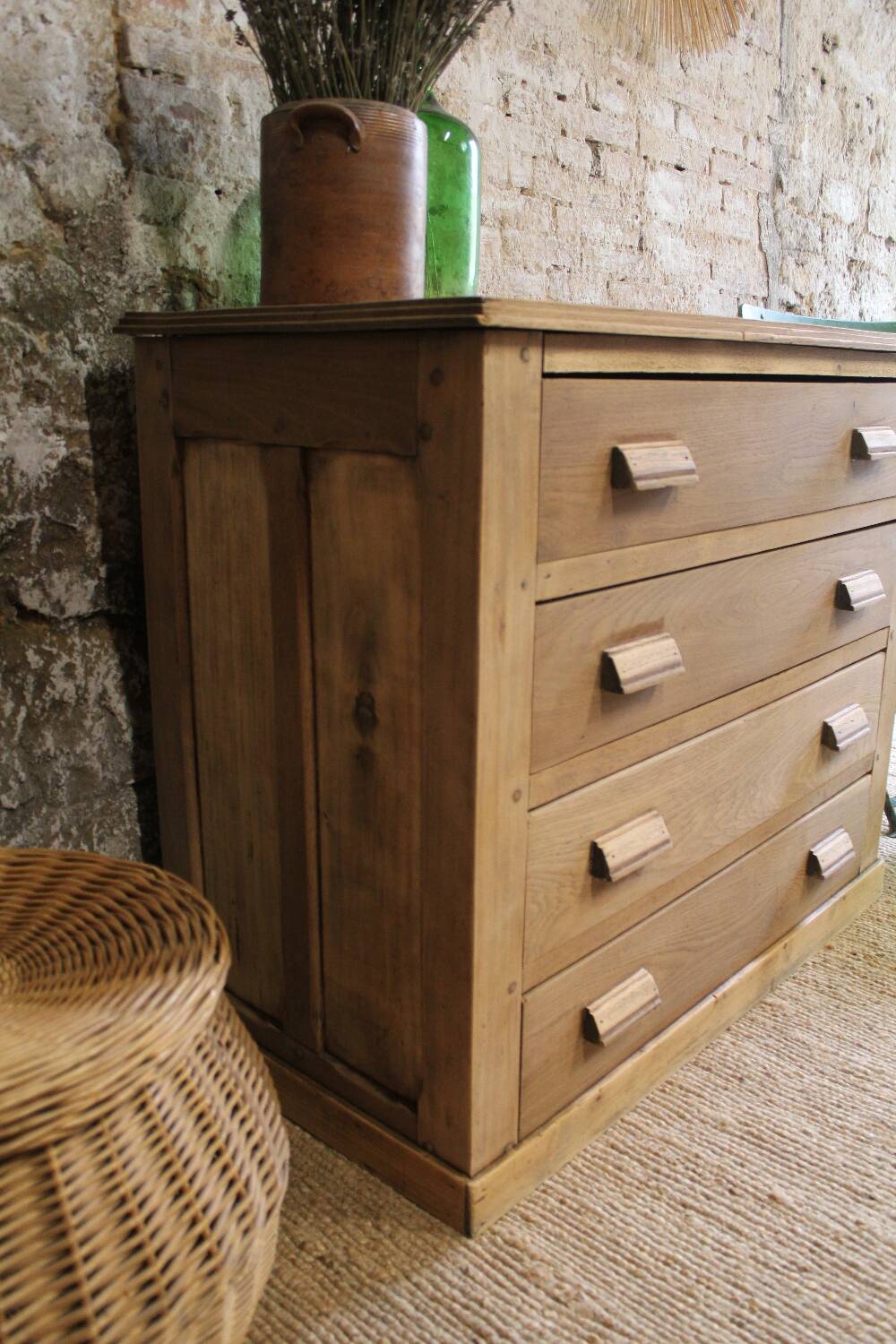 Meuble de métier, commode en chêne massif