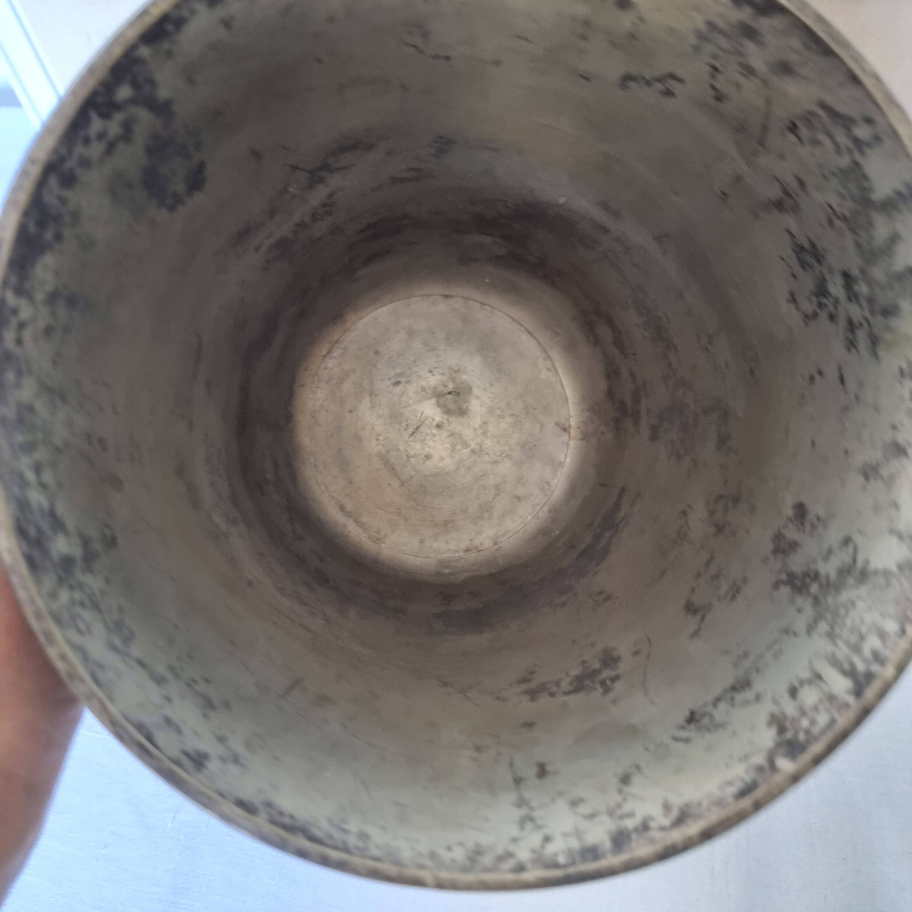 Magnificent and exclusive vintage Art Deco bronze champagne/wine bucket