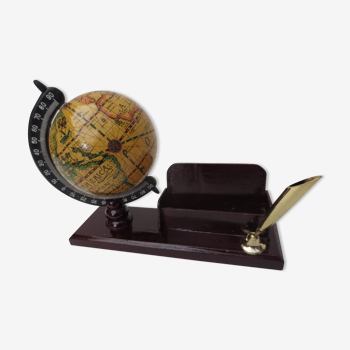 Accessoire de bureau , décor mappemonde