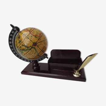 Office accessory, world map décor