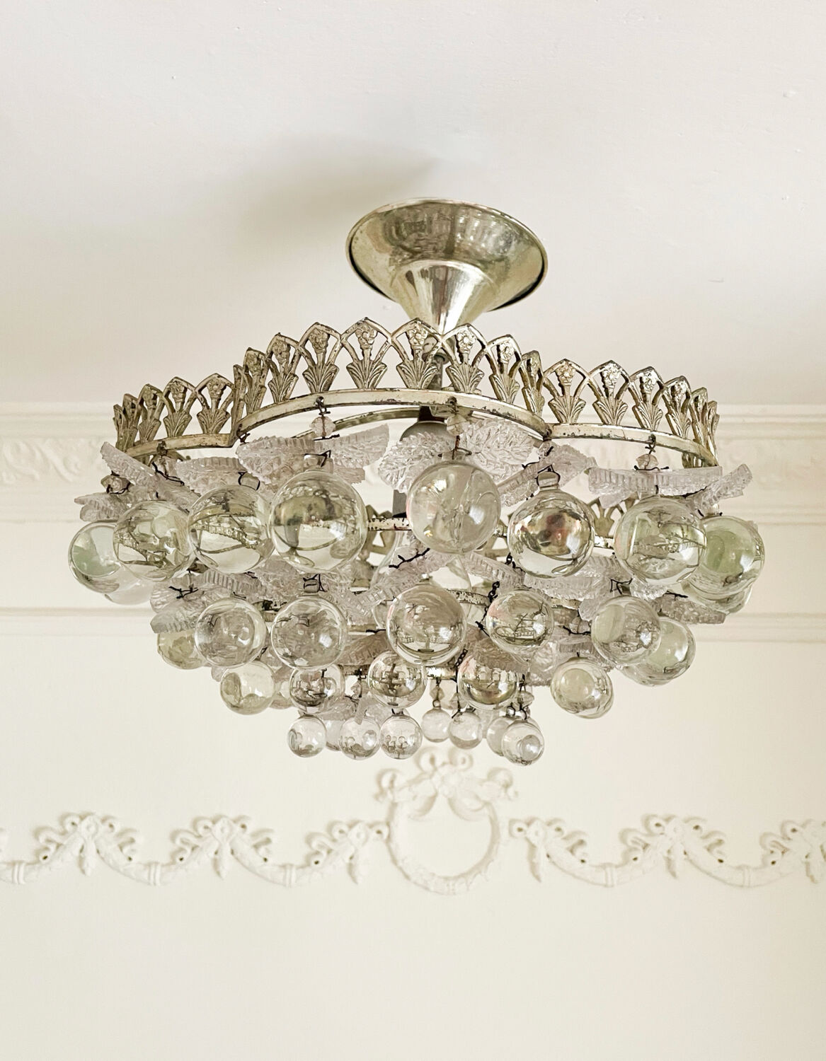 Plafonnier vintage en cristal décoré de feuilles et de grappes – Espagne année