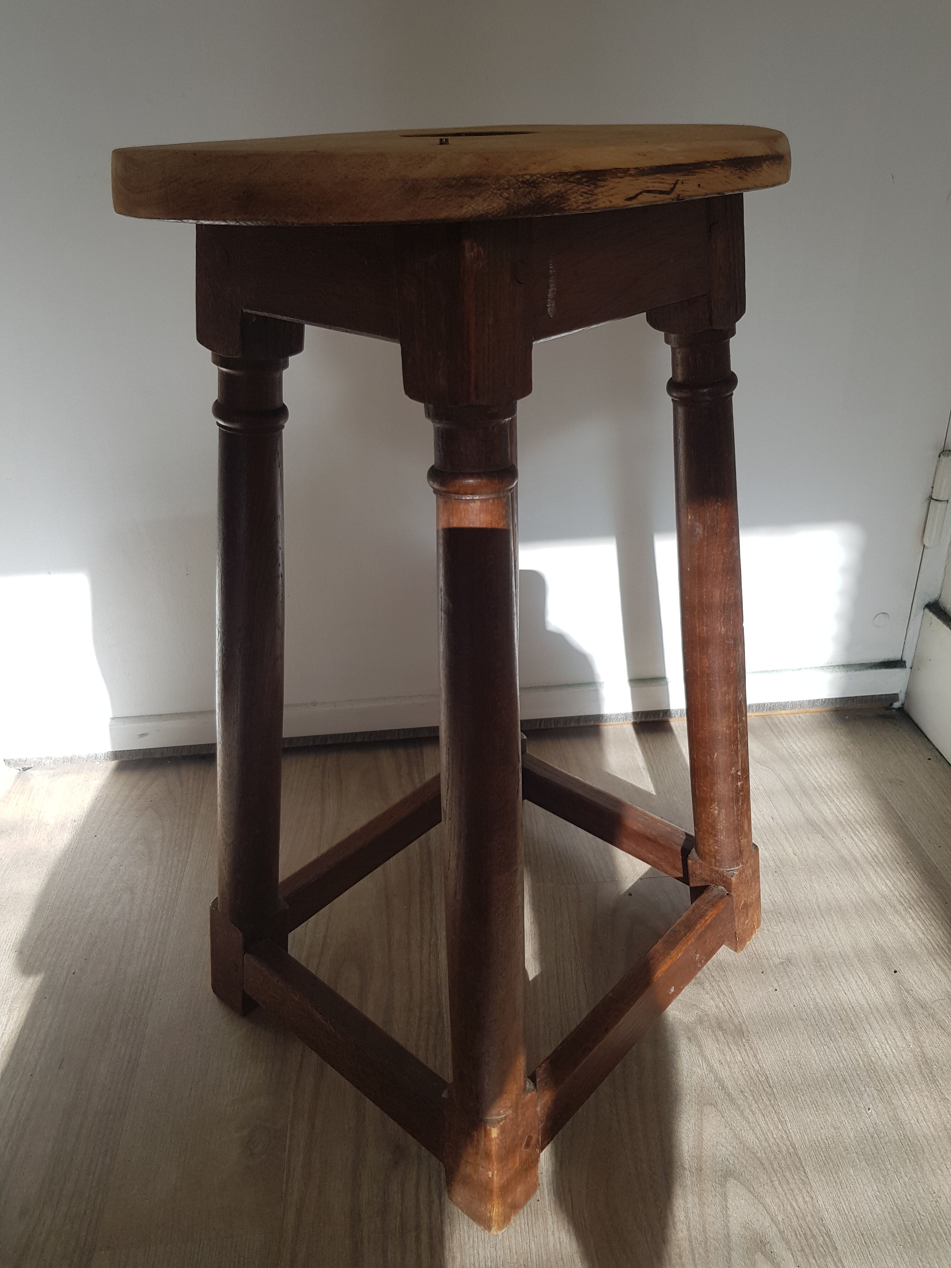 Ancient tabouret