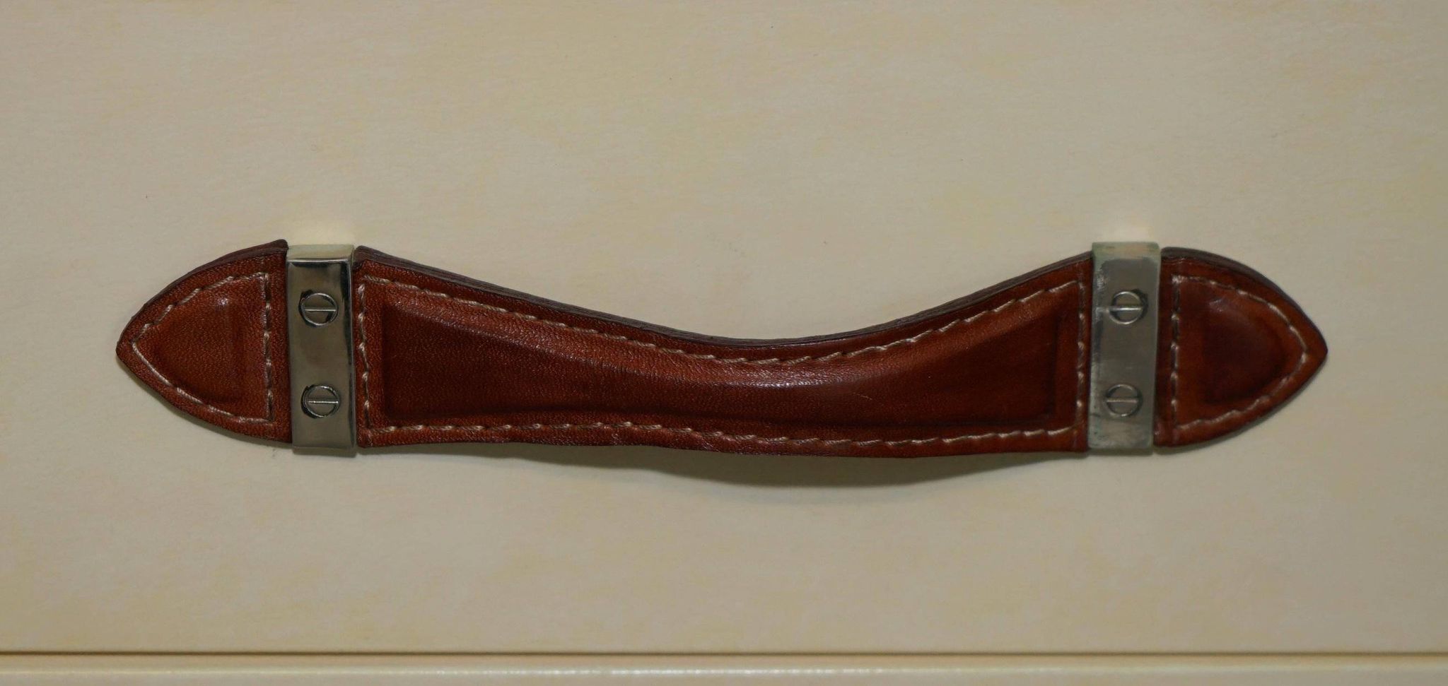 Commode Ralph Lauren Modern Hollywood cuir et bois