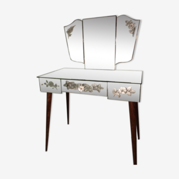 Mirror dressing table