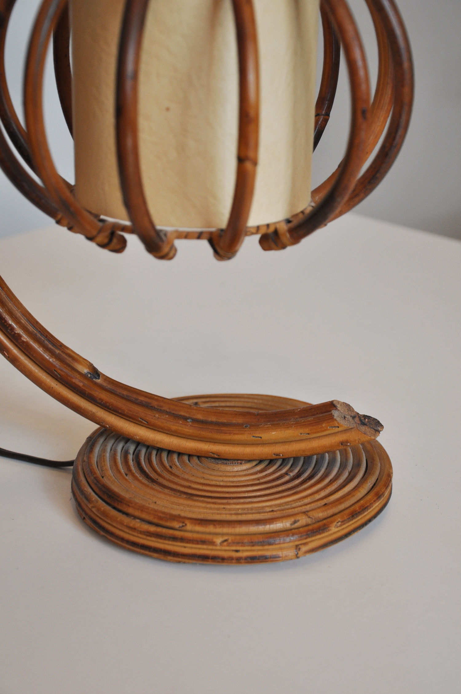 Lampe de chevet en rotin 1950