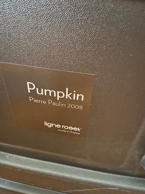 Pumpkin sofa by Pierre Paulin