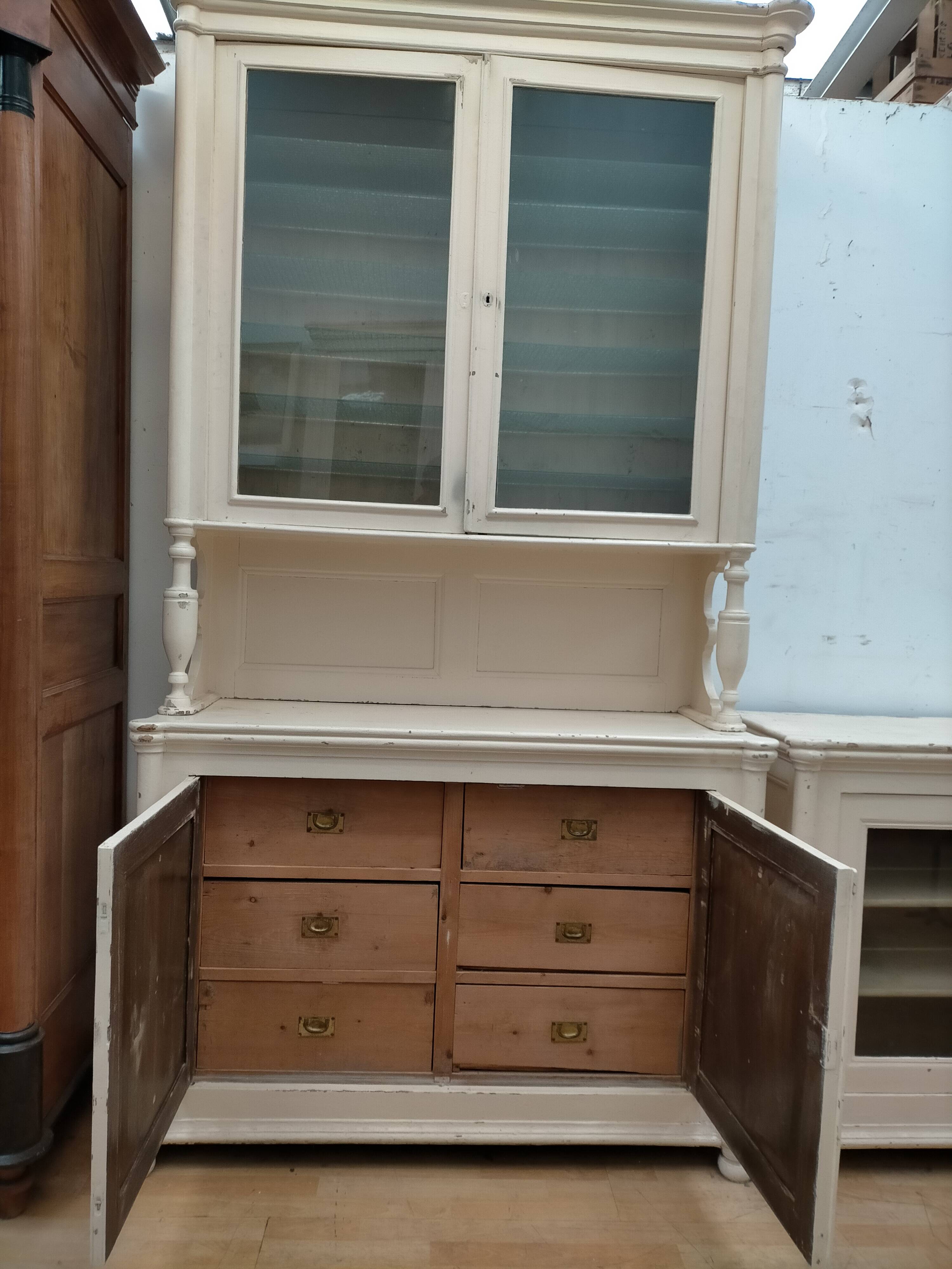 Meuble de pharmacie